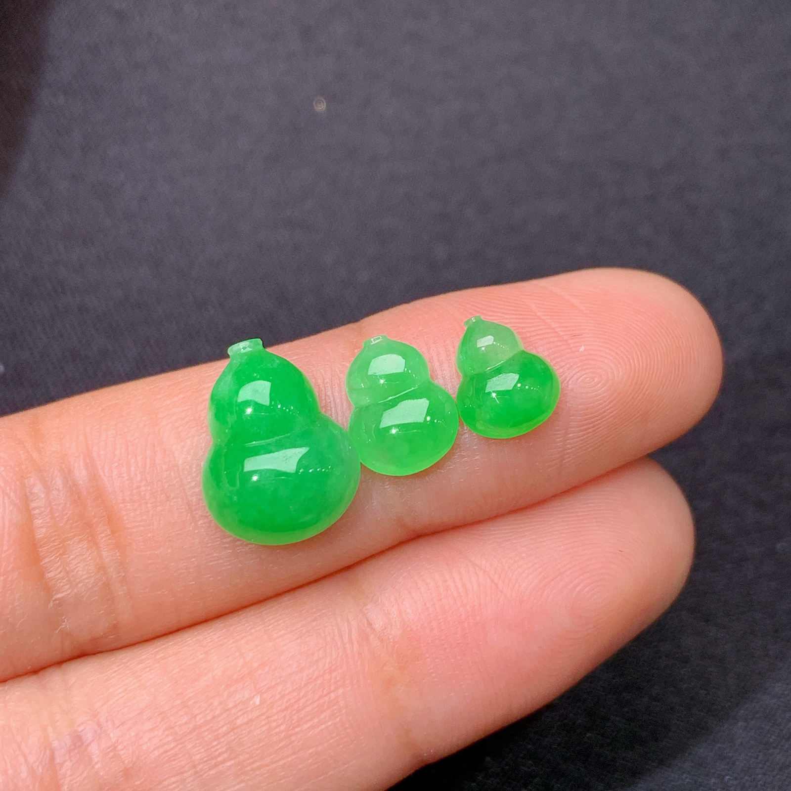 冰阳绿葫芦一手，镶嵌佳品，冰润色阳，种水足，Ht 尺寸11.9*9*3.7