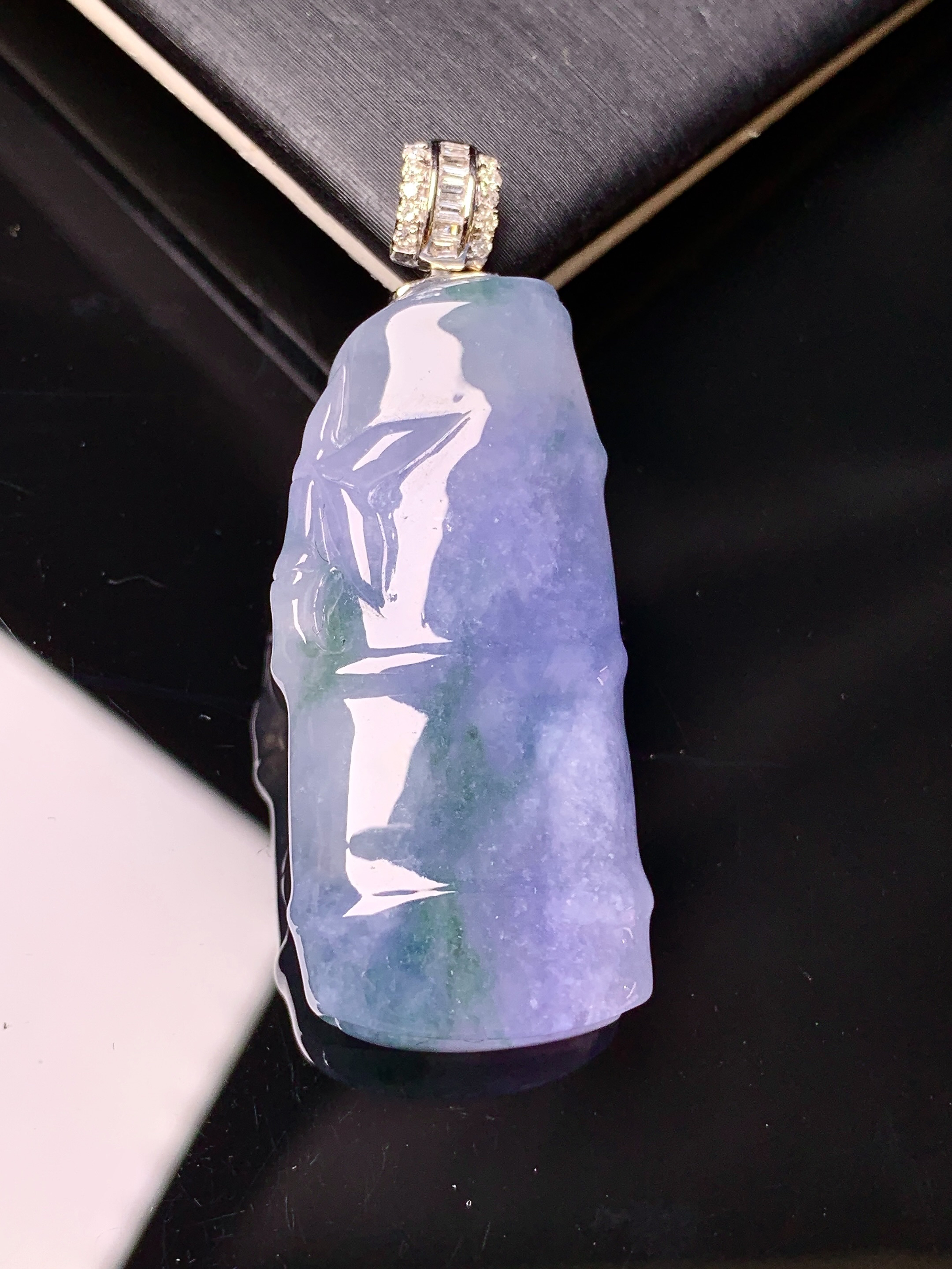 18k金钻镶嵌紫罗兰飘绿竹节吊坠 玉质细腻 色泽艳丽 整体尺寸44.2*17.2*7.3b1