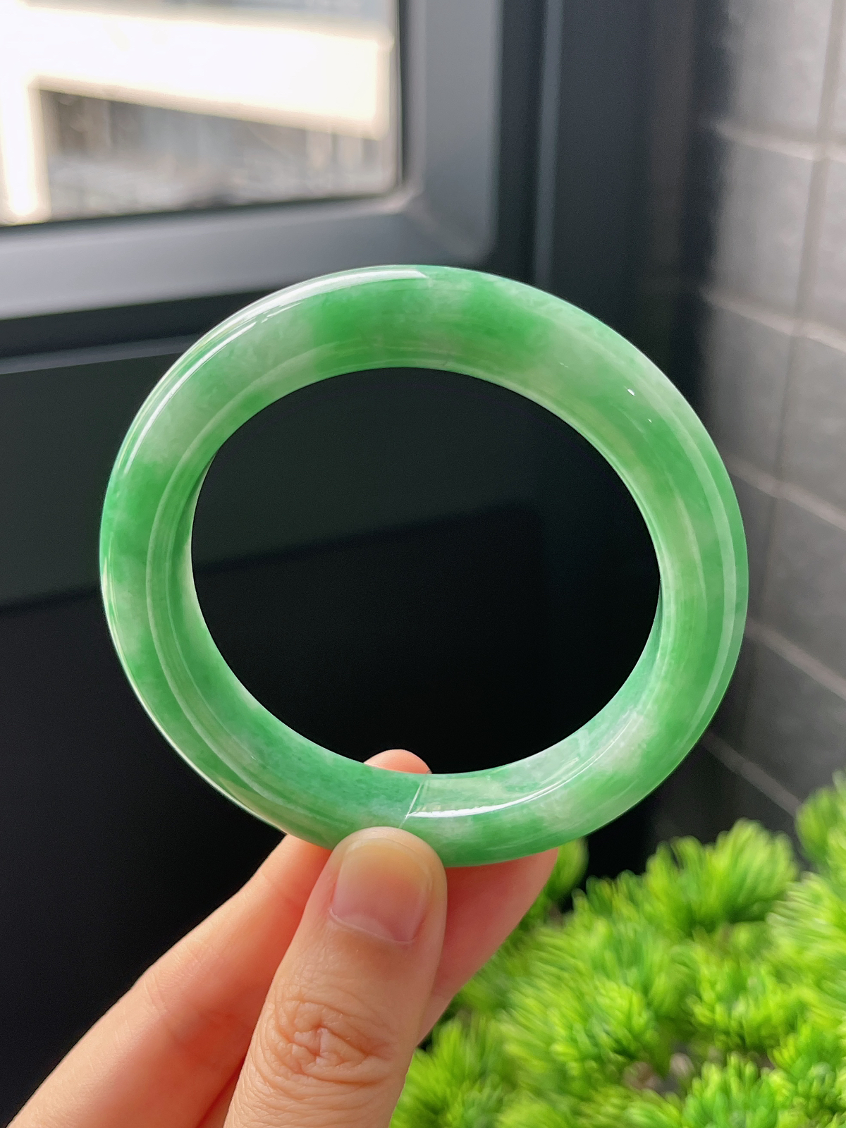 正圈53圈口，翡翠糯化种绿色手镯