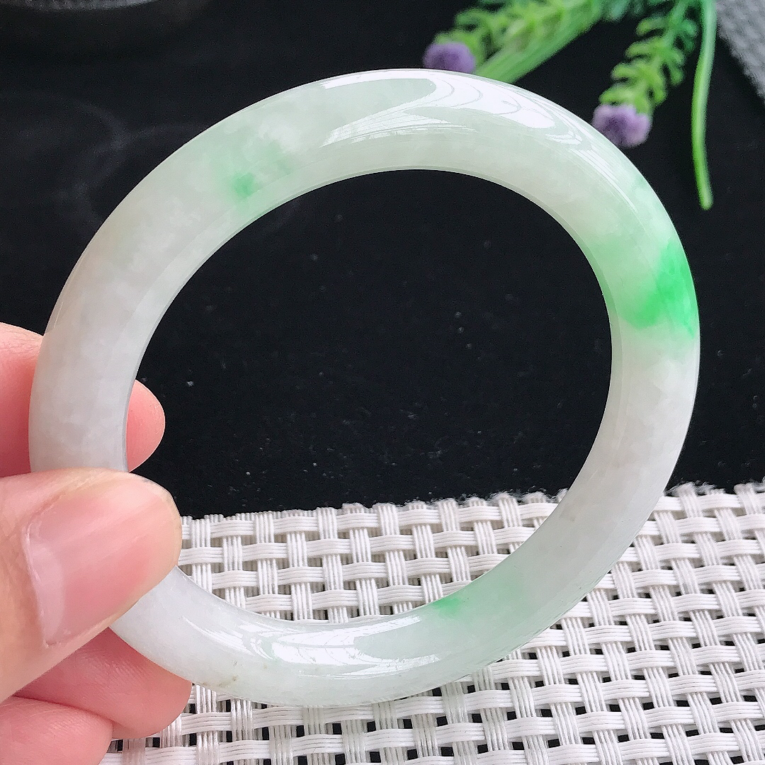 实拍天然翡翠55.5/9.6/9.6老坑冰润飘绿圆条手镯翡翠玉镯手环
