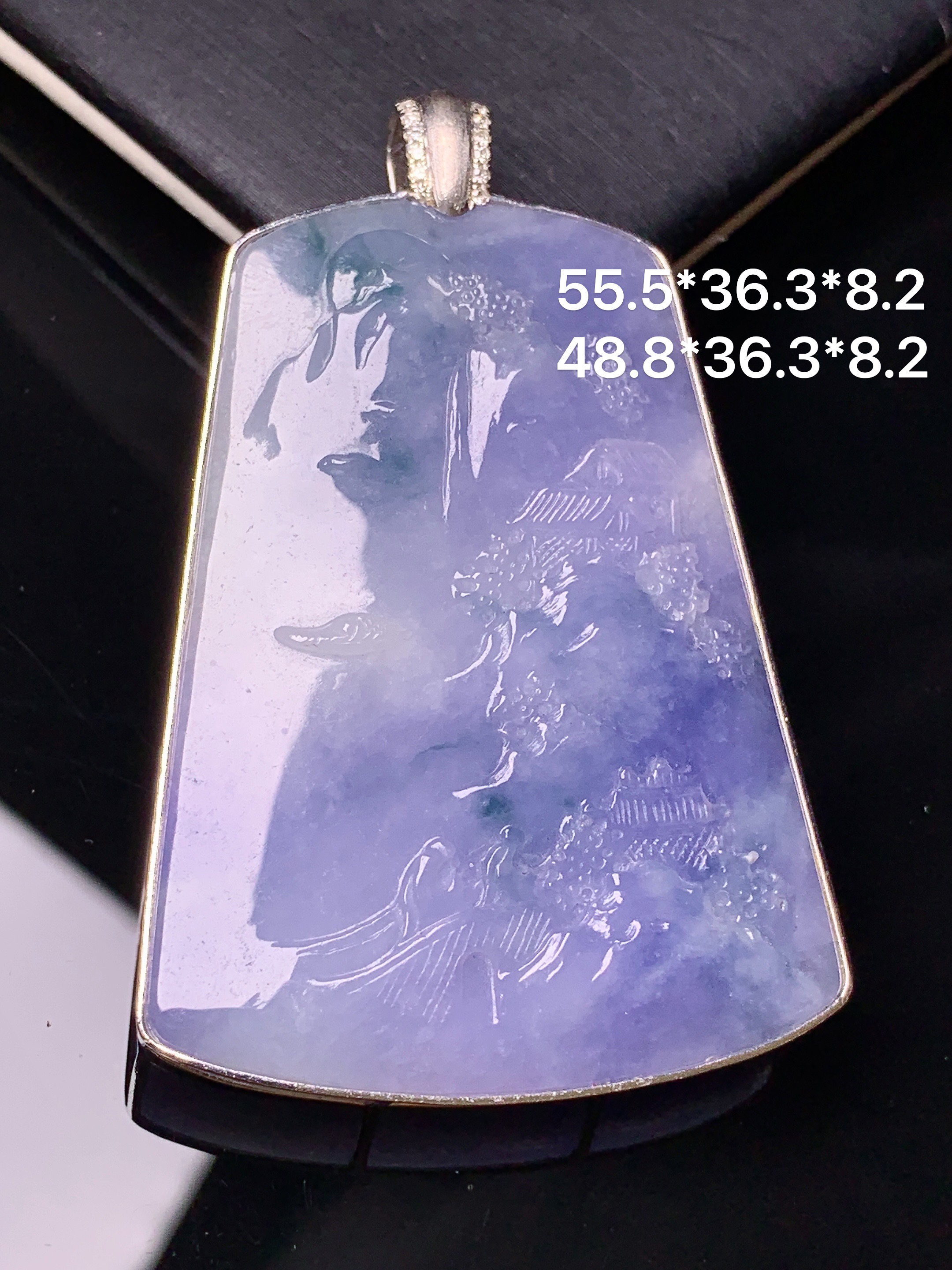 18k金钻镶嵌紫罗兰飘绿山水牌子吊坠 玉质细腻 色泽艳丽 整体尺寸55.5*36.3*8.2b1