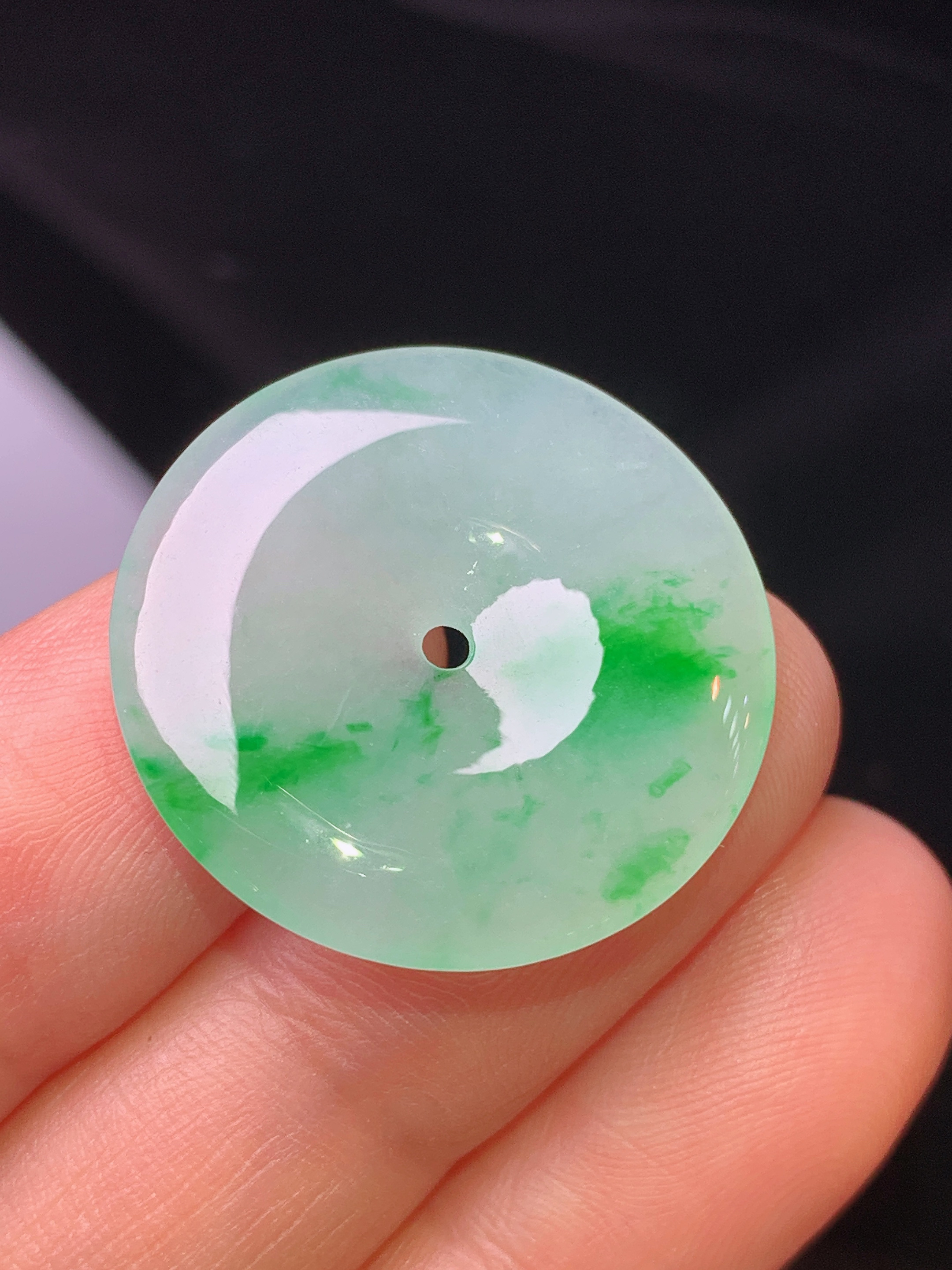 飘绿平安扣吊坠 玉质细腻 色泽艳丽 整体尺寸24*3.5c2