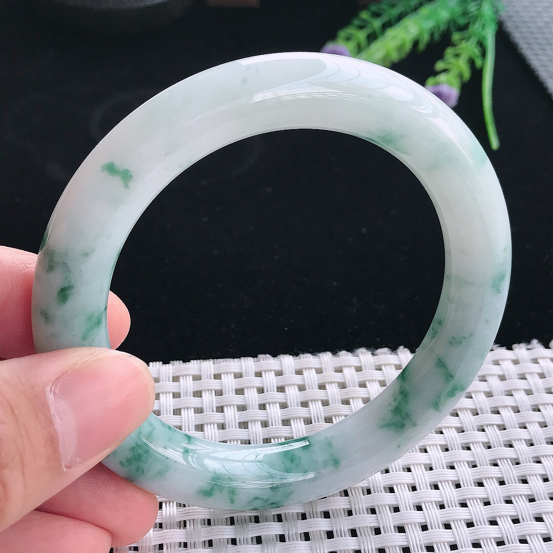 实拍天然翡翠56.5/10.8/11老坑精美温润飘花圆条手镯翡翠玉镯手环