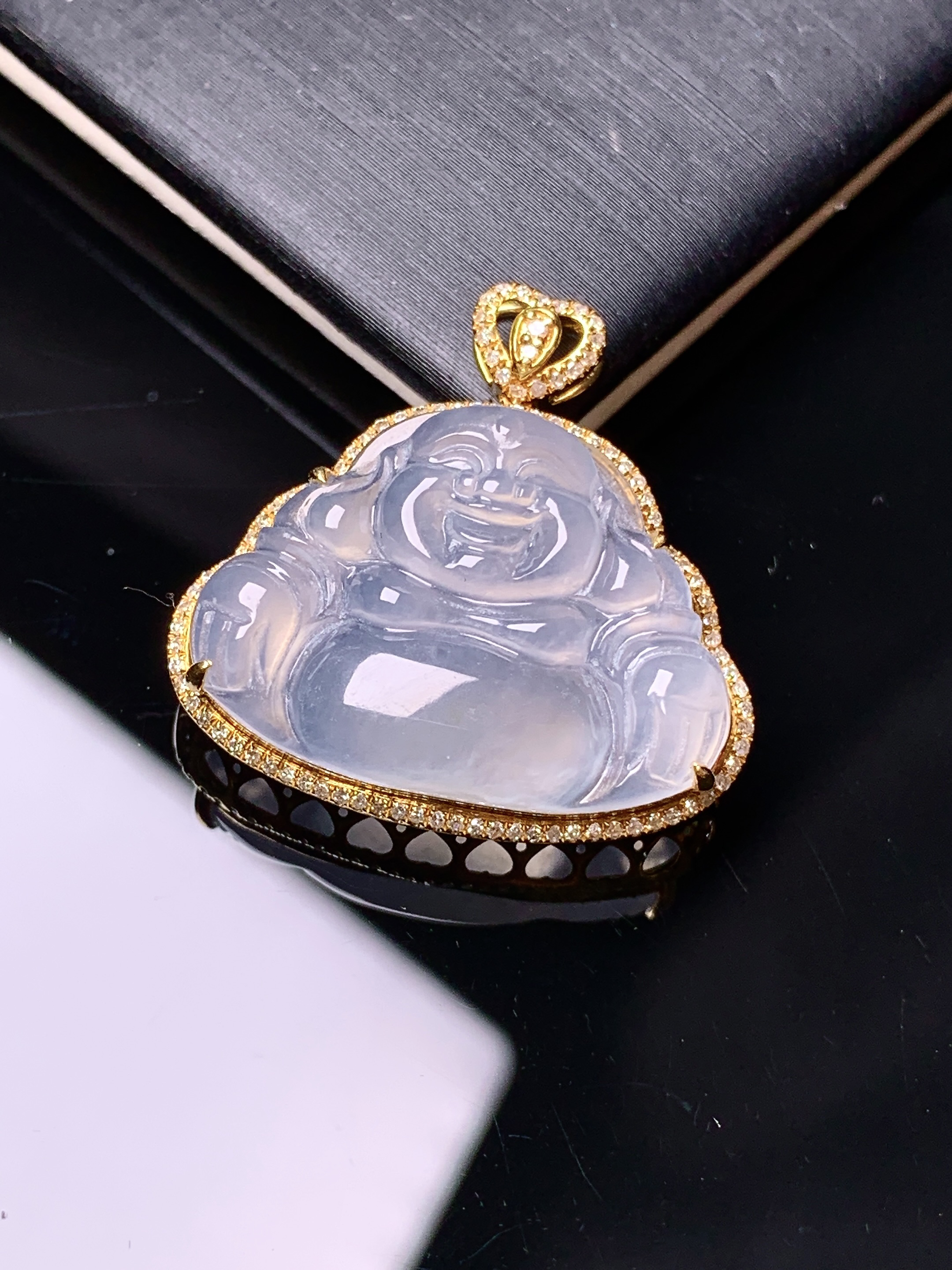 18k金钻镶嵌冰种佛公吊坠 玉质细腻 色泽艳丽 整体尺寸24*25.2*7.7