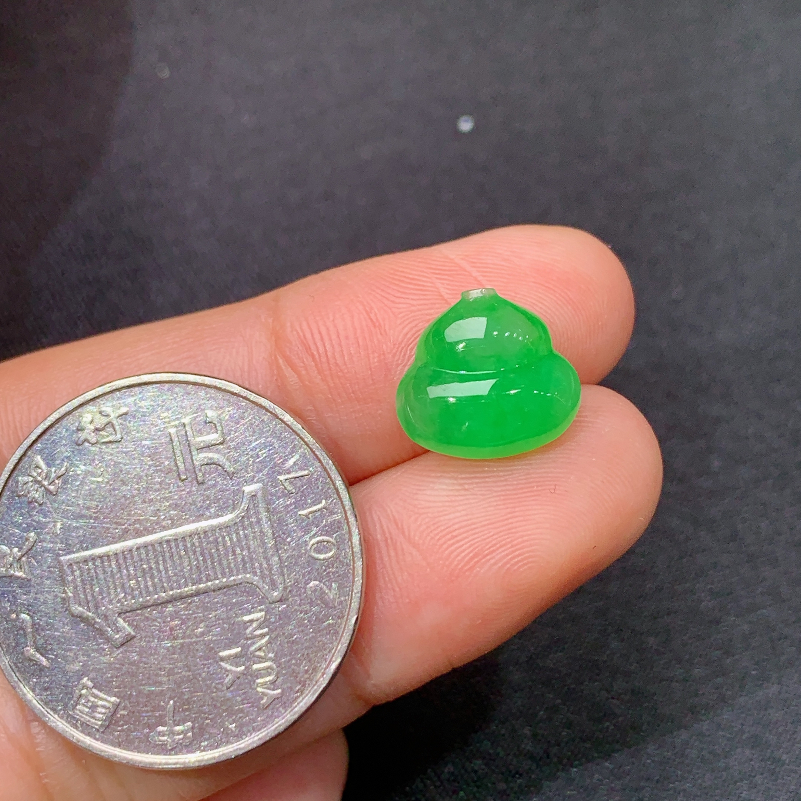 冰阳绿葫芦，镶嵌佳品，冰润色阳，种水足，Xg 尺寸10.3*11.1*4.2