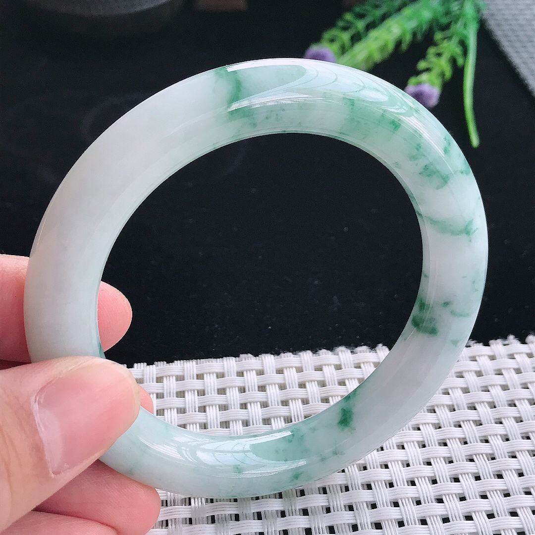 实拍天然翡翠56.5/10.8/11老坑精美温润飘花圆条手镯翡翠玉镯手环