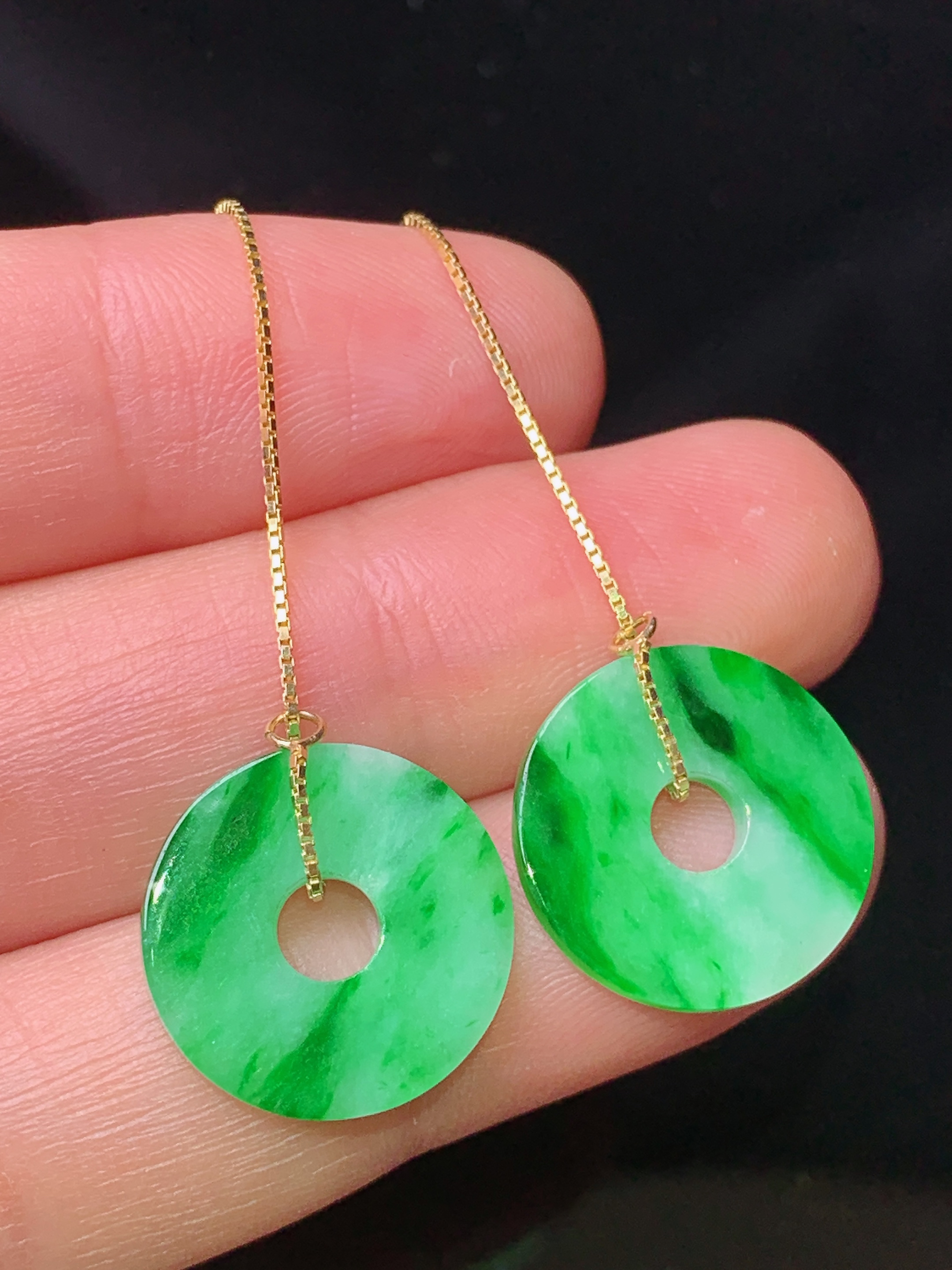 925银镶嵌翠绿平安环耳坠 玉质细腻 色泽艳丽 整体尺寸15*2m1