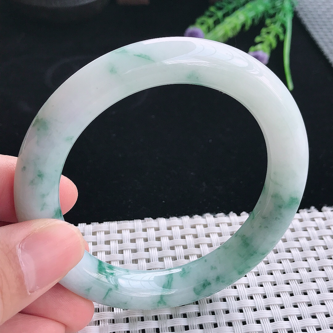 实拍天然翡翠56.5/10.8/11老坑精美温润飘花圆条手镯翡翠玉镯手环