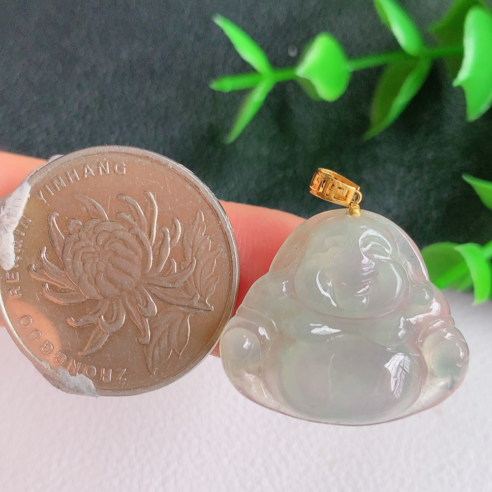 18k金扣冰润佛公挂件 玉质细腻  精雕弥勒佛，笑佛福耳垂肩，面相喜庆，开怀大笑，憨态可掬。惟妙惟肖，寓意福禄双全，吉祥美满，笑口常开 W141.9 尺寸：21-24-4.9mm