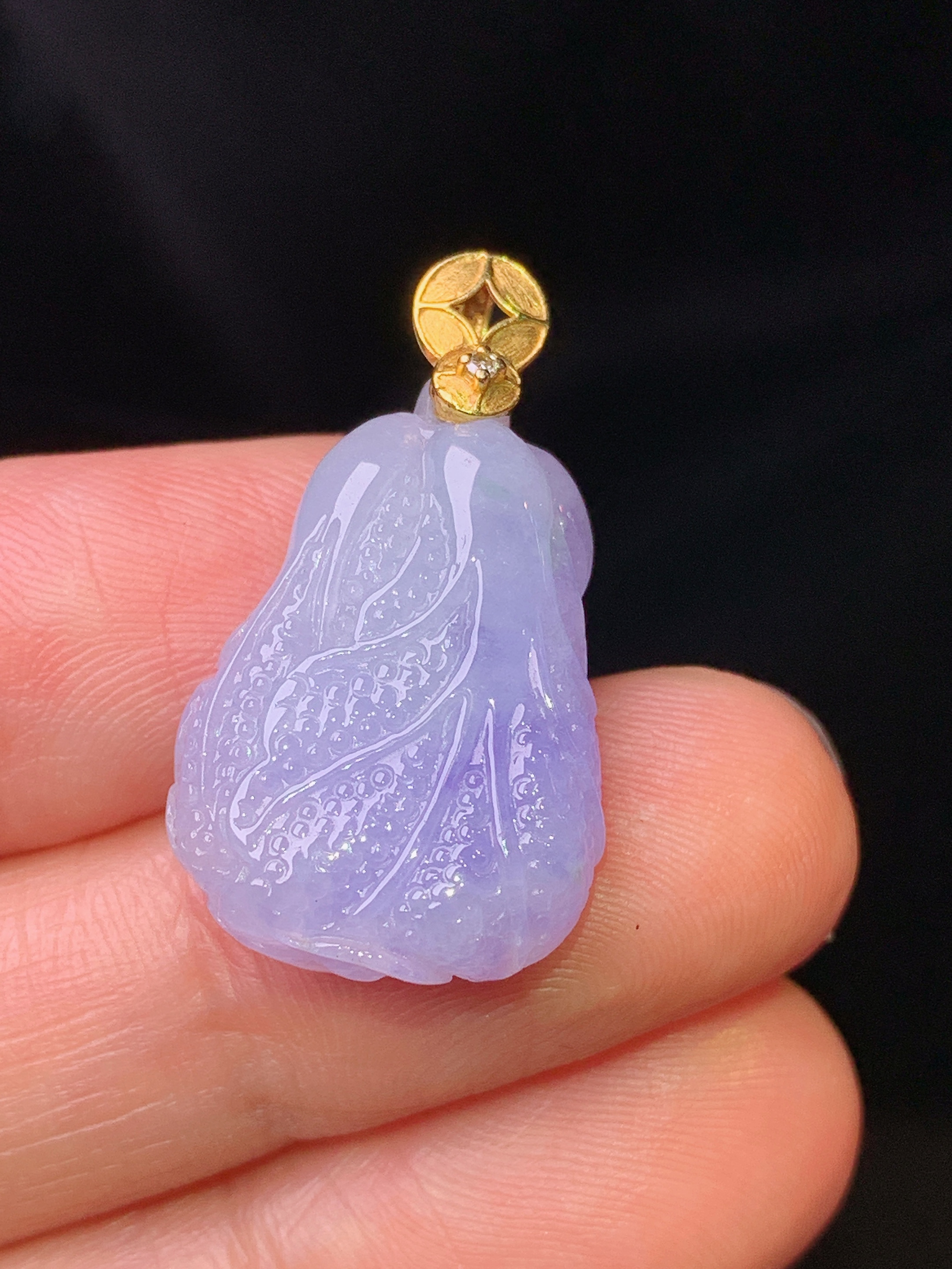 18k金钻镶嵌紫罗兰白菜吊坠 玉质细腻 色泽艳丽 整体尺寸26.5*15.6*6.5b1