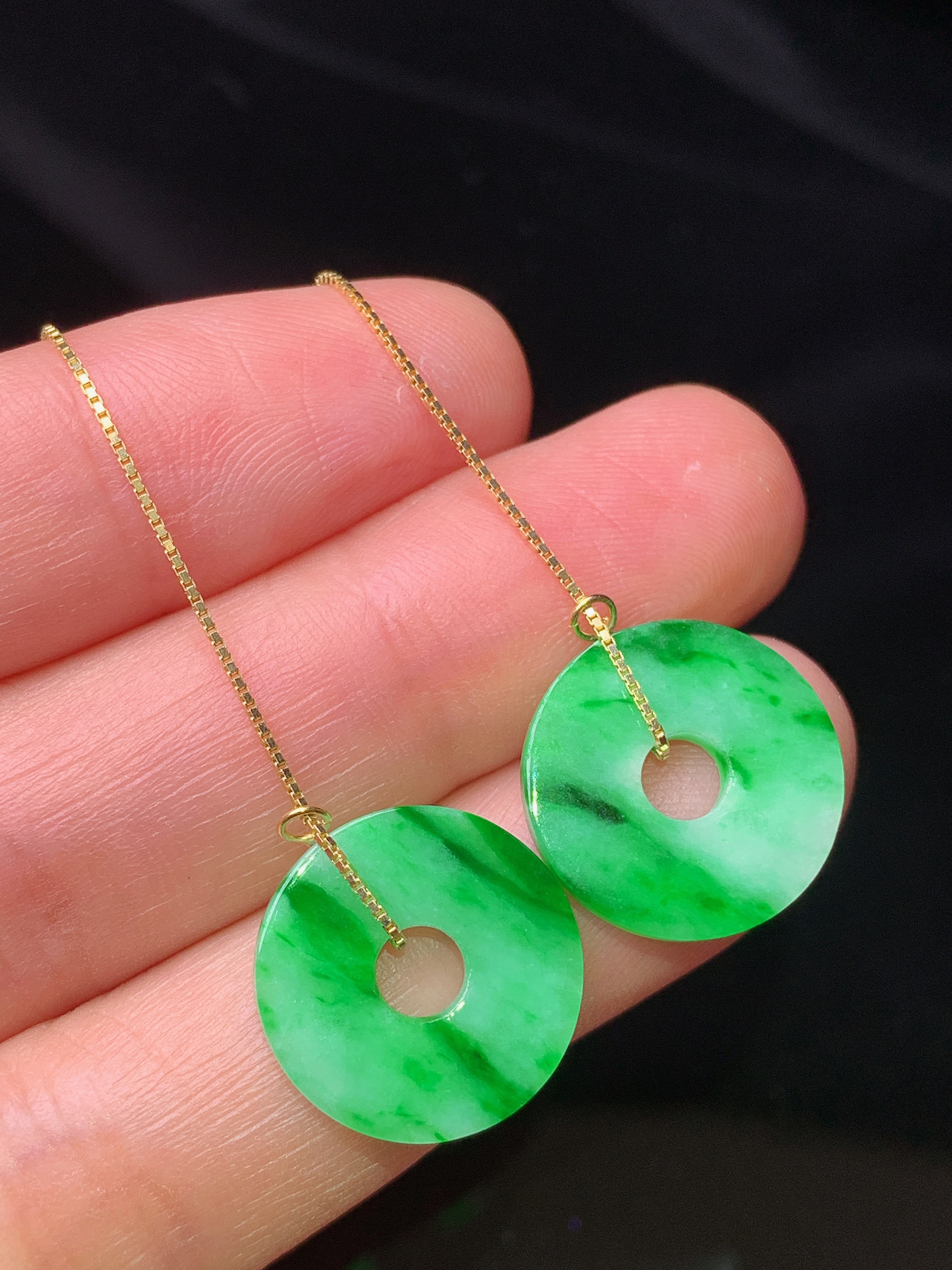 925银镶嵌翠绿平安环耳坠 玉质细腻 色泽艳丽 整体尺寸15*2m1