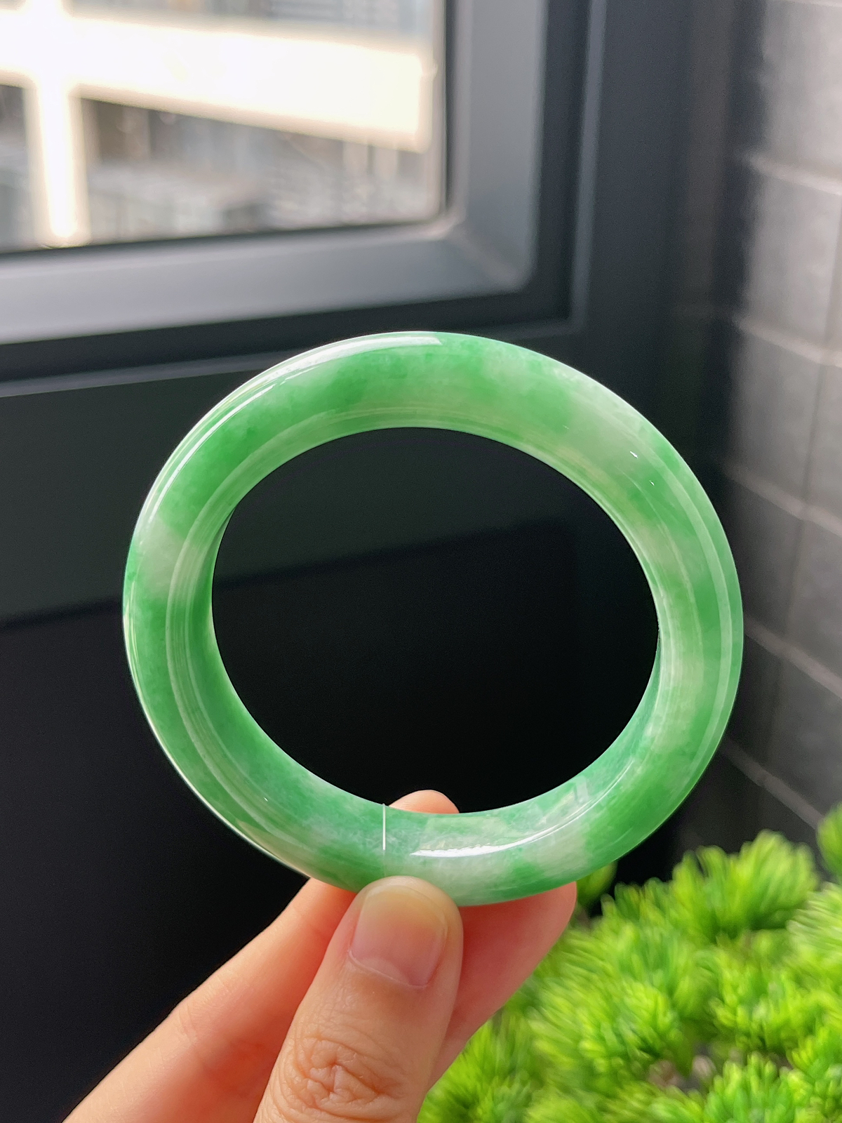 正圈53圈口，翡翠糯化种绿色手镯