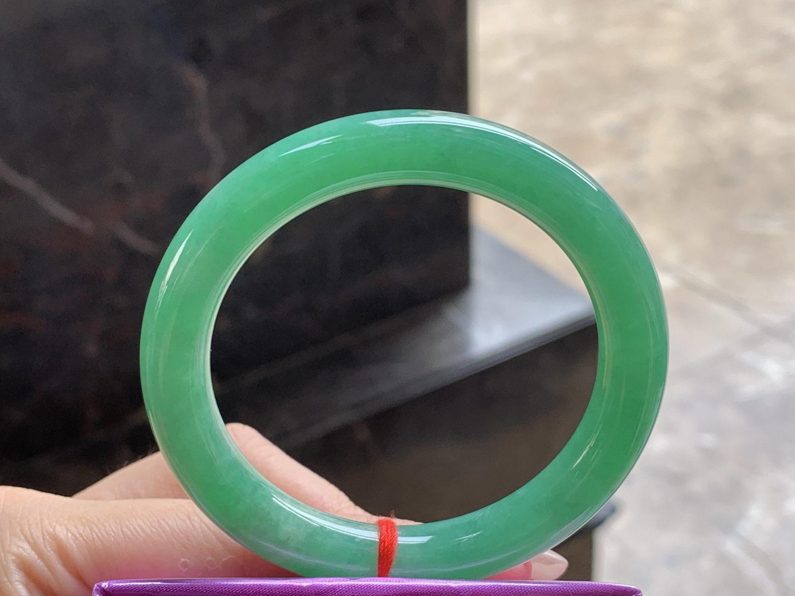 53-9.2

小满色圆条手镯^_^ 颜色漂亮