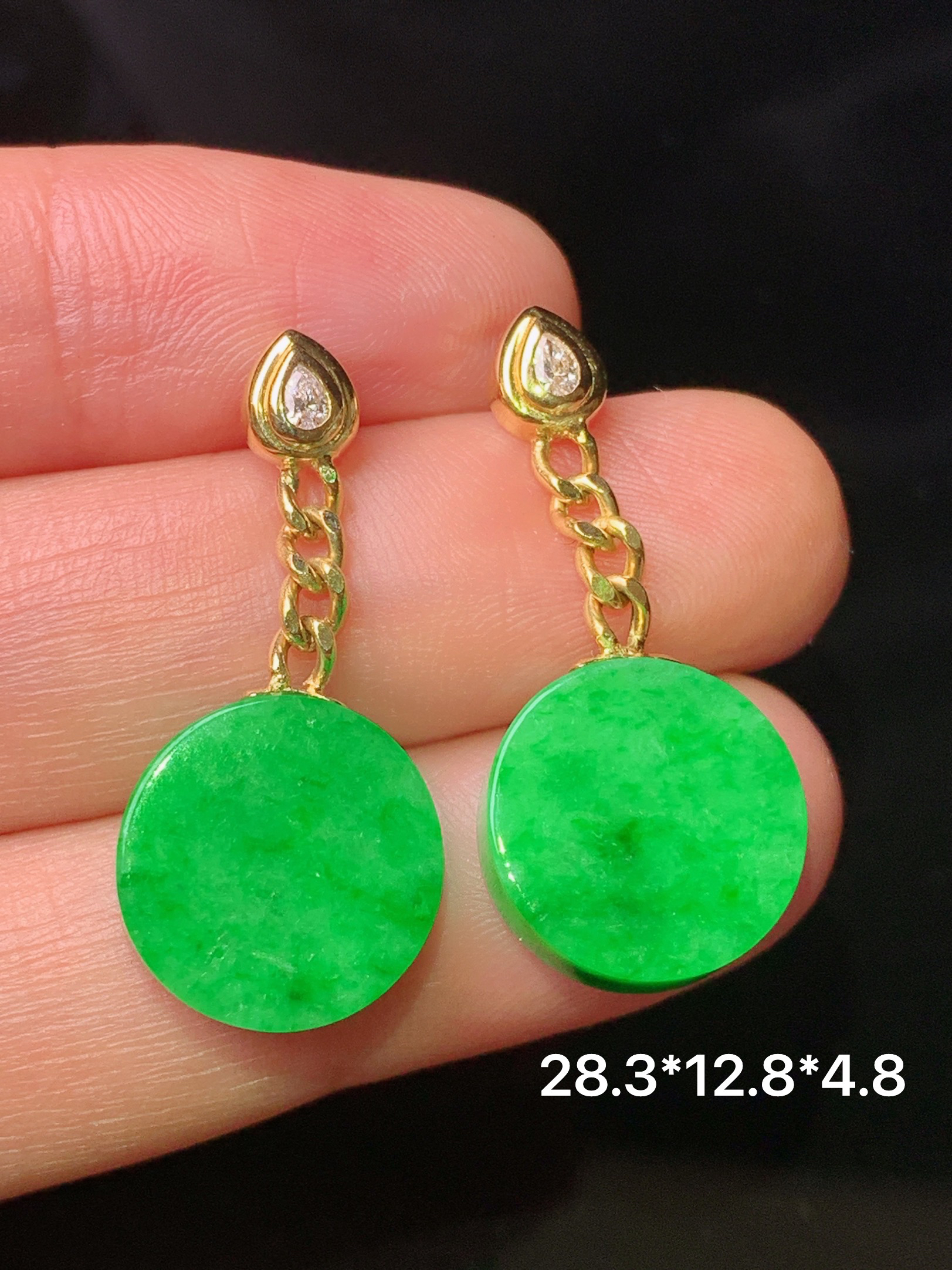 18k金钻镶嵌翠绿圆牌耳坠吊坠 玉质细腻 色泽艳丽 整体尺寸28.3*12.8*4.8b1