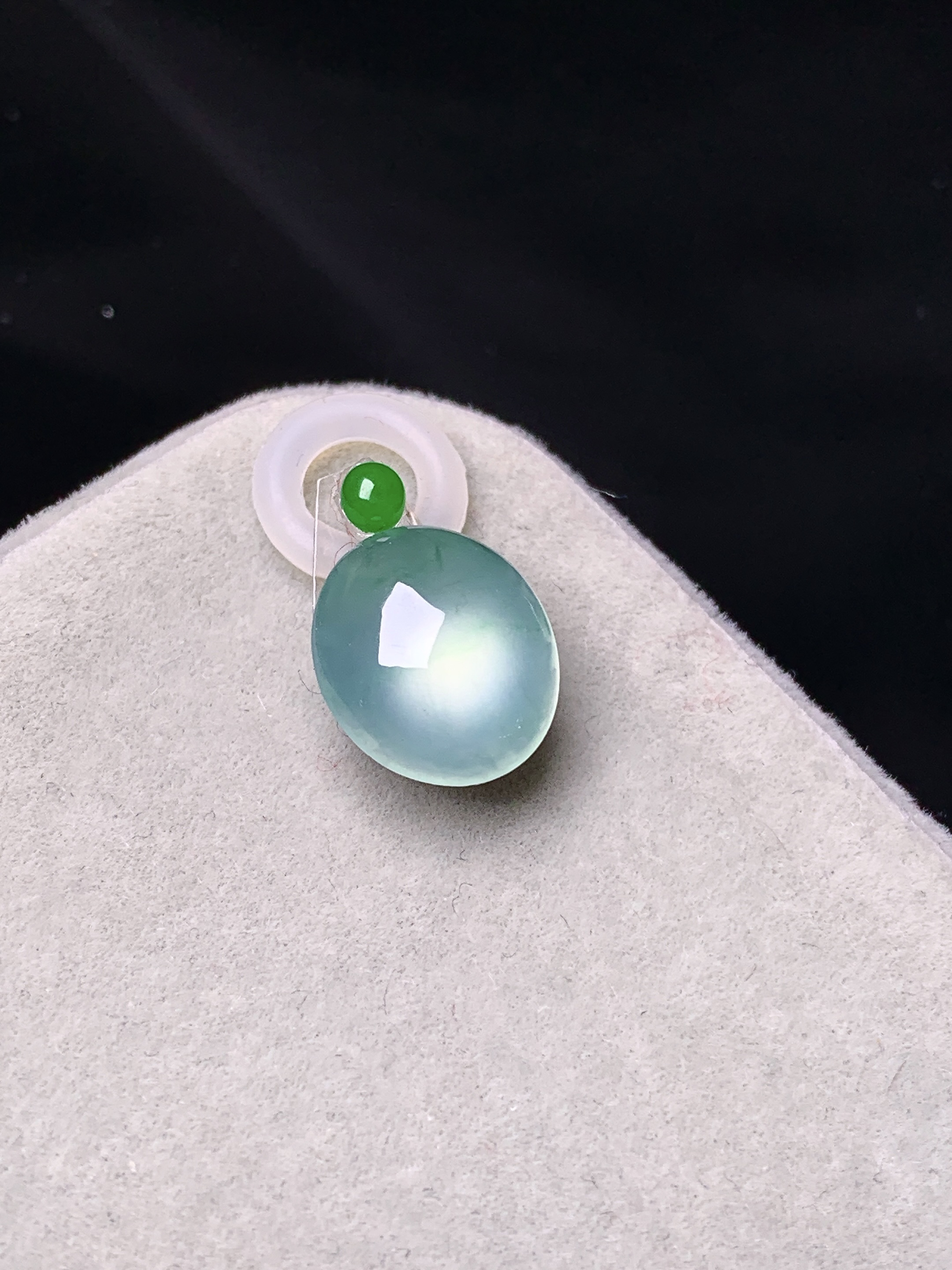 镶嵌款 冰种晴绿蛋面吊坠 玉质细腻 色泽艳丽 2x整体尺寸10.7*9.3*4.3