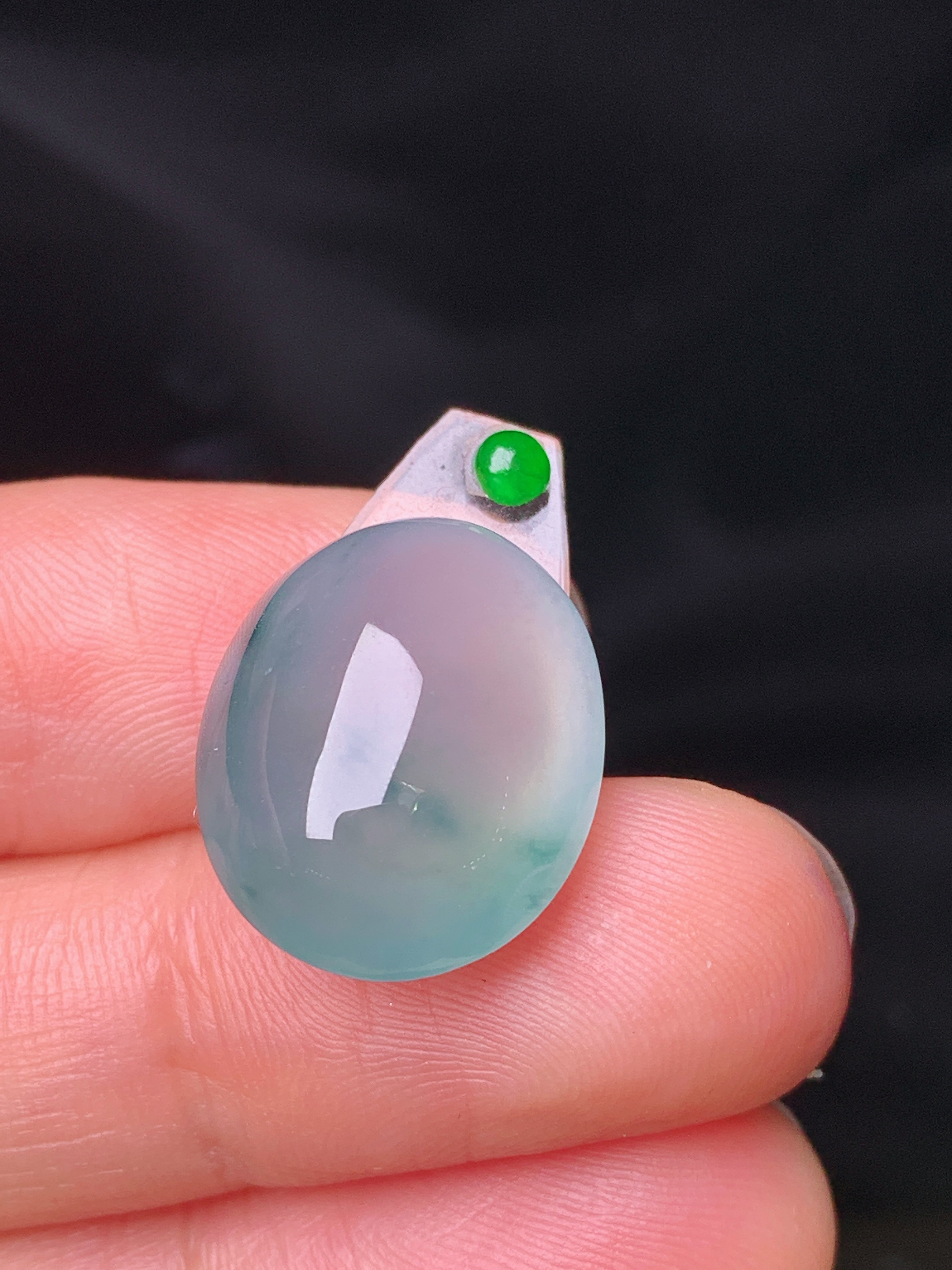 镶嵌款 飘绿蛋面吊坠 玉质细腻 色泽艳丽 2x整体尺寸17.3*14*7.7