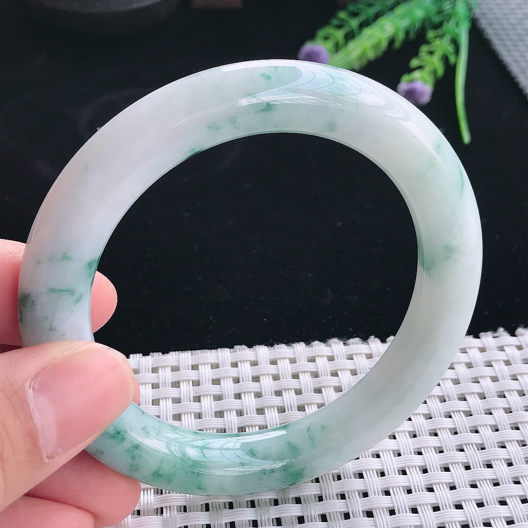 实拍天然翡翠56.5/10.8/11老坑精美温润飘花圆条手镯翡翠玉镯手环