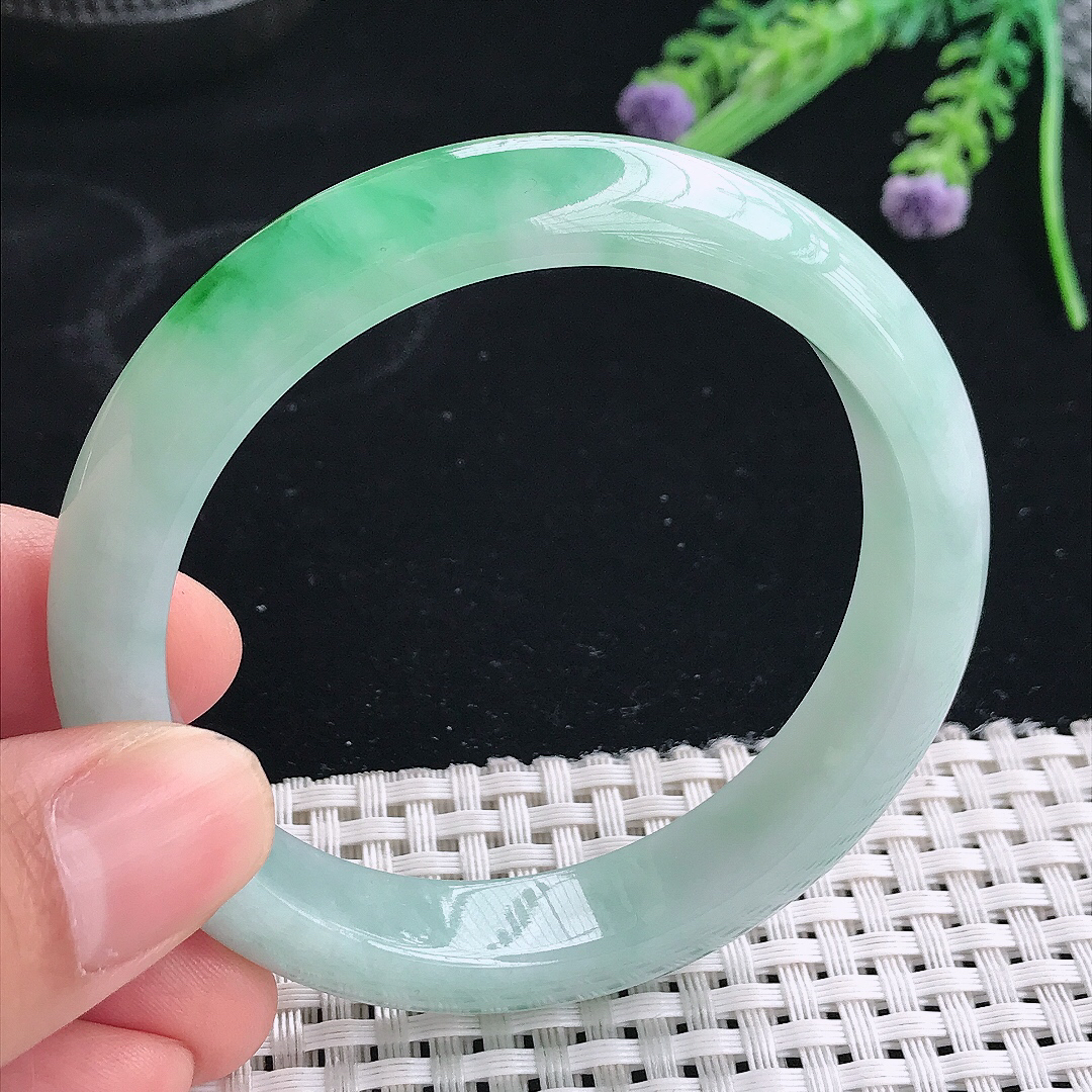 实拍天然翡翠55.5/11.8/7.9老坑精美冰润飘阳绿手镯翡翠玉镯手环