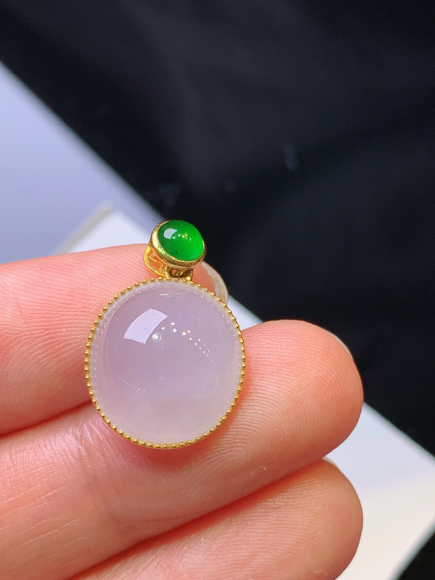 18k金镶嵌淡紫罗兰蛋面吊坠 玉质细腻 色泽艳丽 整体尺寸19.7*13*8yz