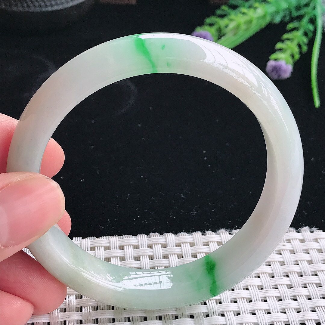 实拍天然翡翠56.5/12.4/8老坑精美温润飘阳绿手镯翡翠玉镯手环