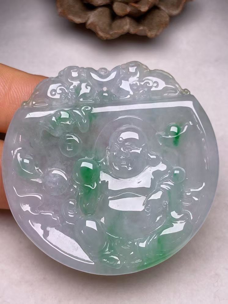 冰糯种飘绿【弥勒佛】吊坠，种水好，玉质细腻 ，卖相好.