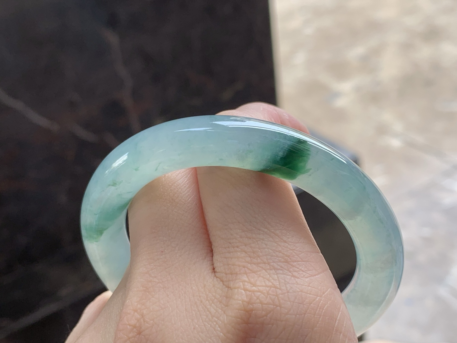 53-9.8

冰种飘花圆条手镯^_^ 种好水足