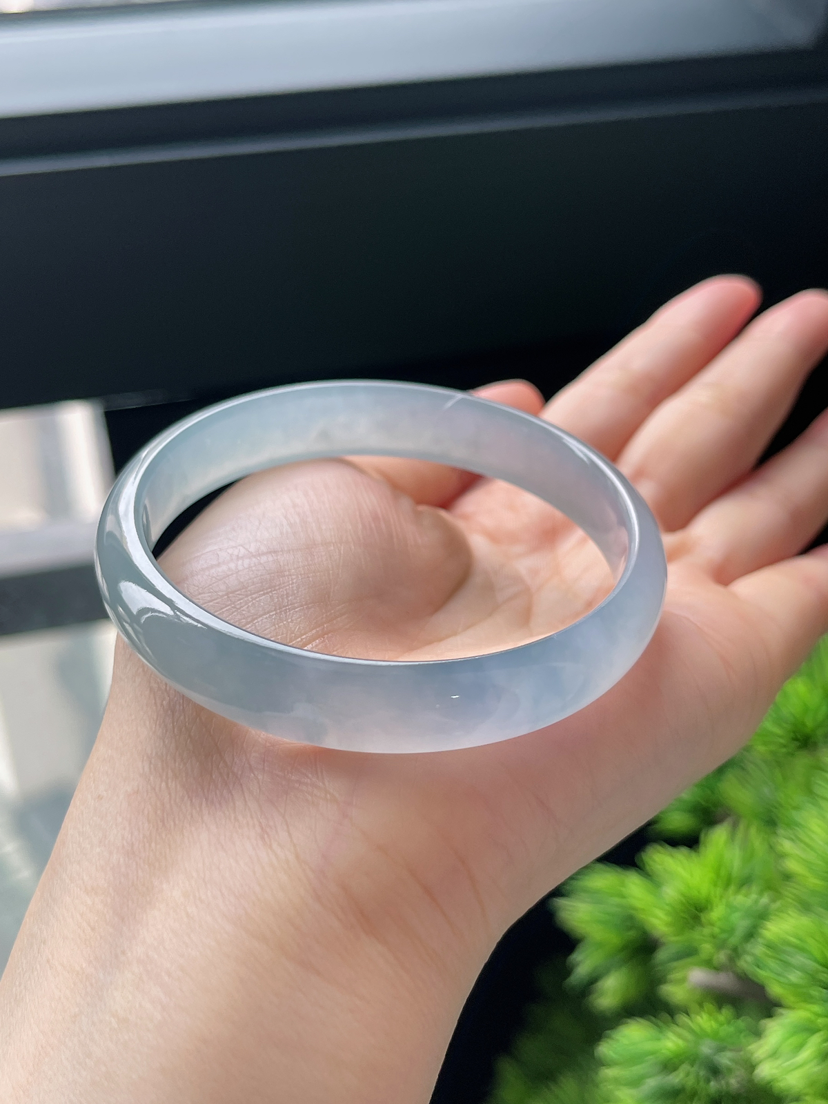 正圈58.5圈口，翡翠冰种淡蓝色手镯