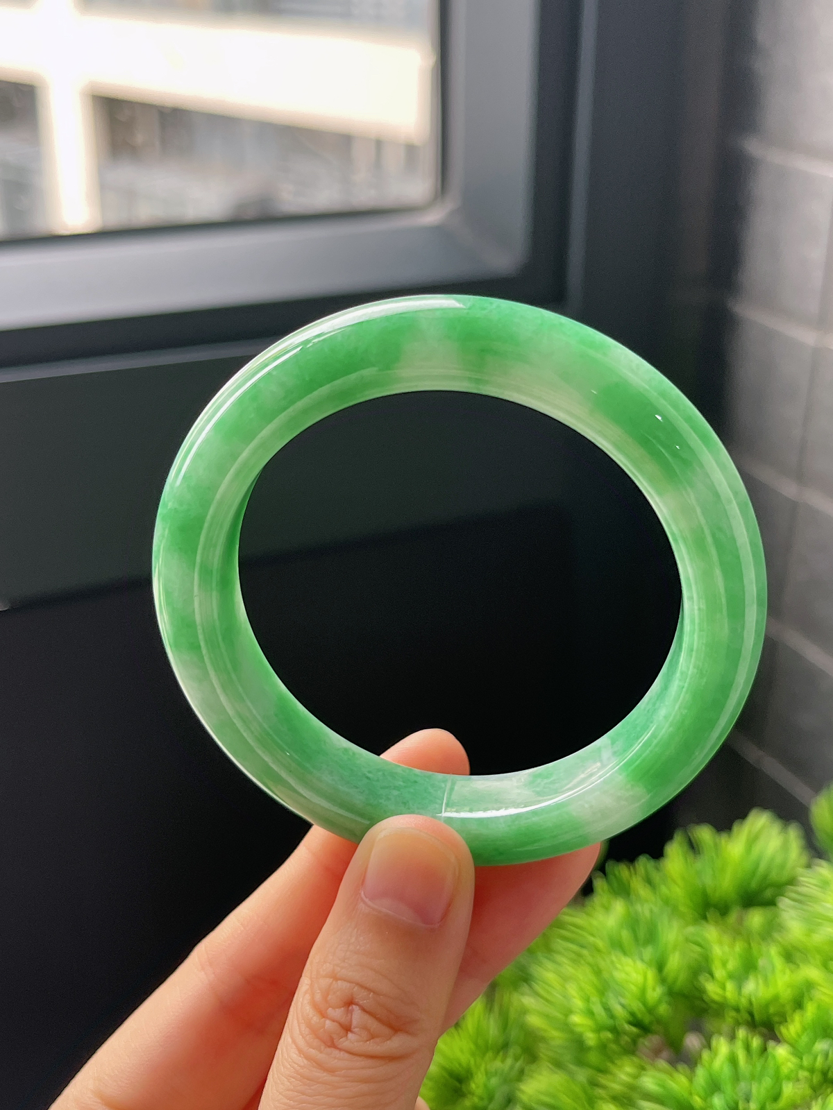 正圈53圈口，翡翠糯化种绿色手镯