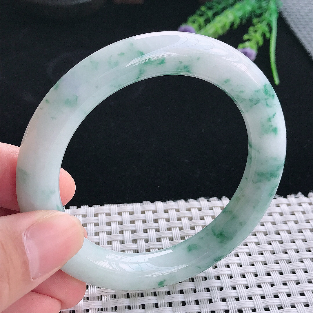 实拍天然翡翠56.5/10.8/11老坑精美温润飘花圆条手镯翡翠玉镯手环