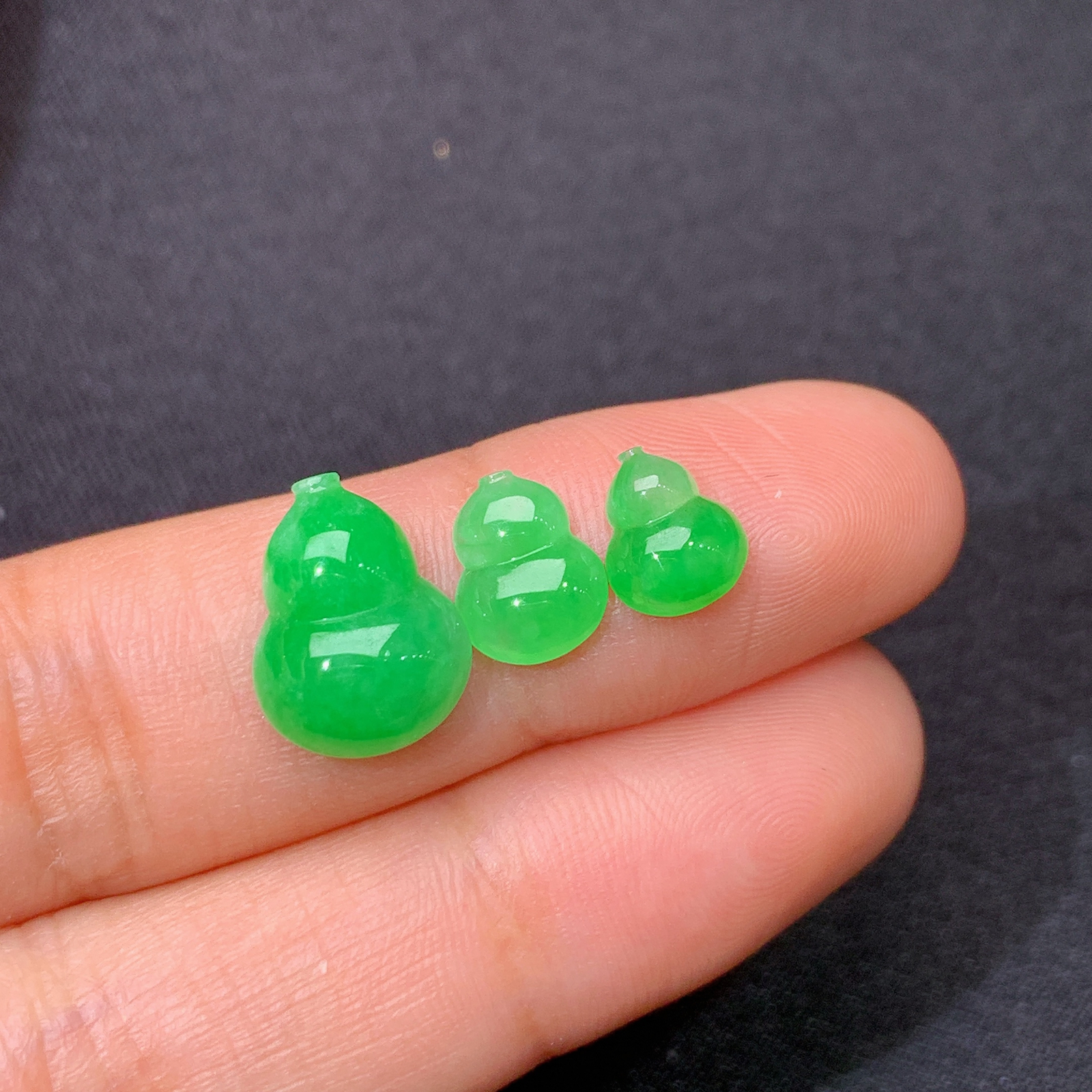 冰阳绿葫芦一手，镶嵌佳品，冰润色阳，种水足，Ht 尺寸11.9*9*3.7