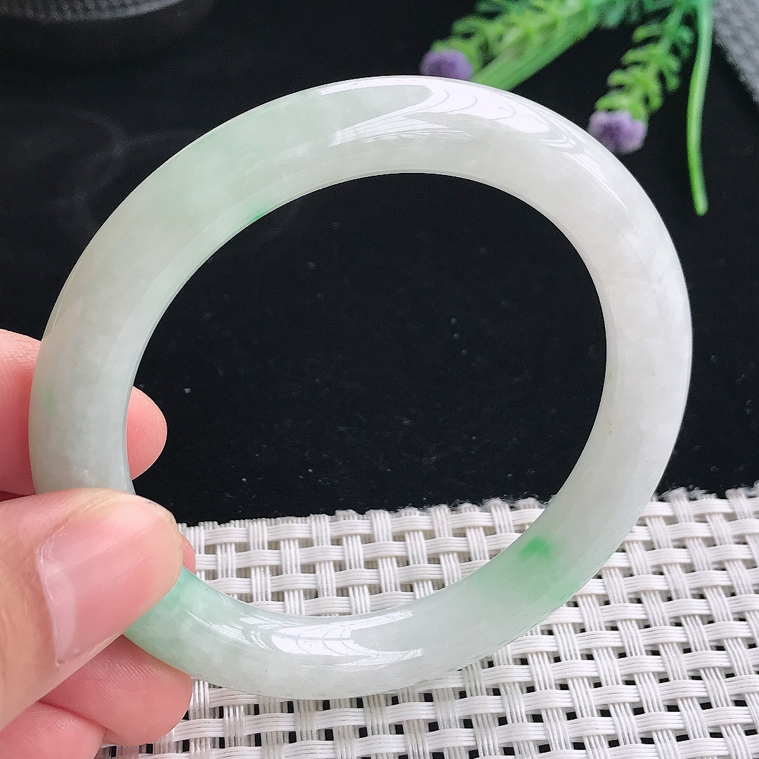 实拍天然翡翠55.5/9.6/9.6老坑冰润飘绿圆条手镯翡翠玉镯手环