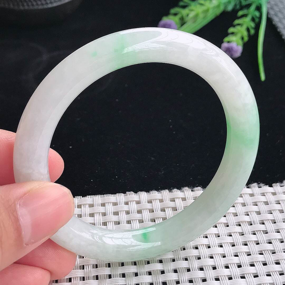 实拍天然翡翠55.5/9.6/9.6老坑冰润飘绿圆条手镯翡翠玉镯手环