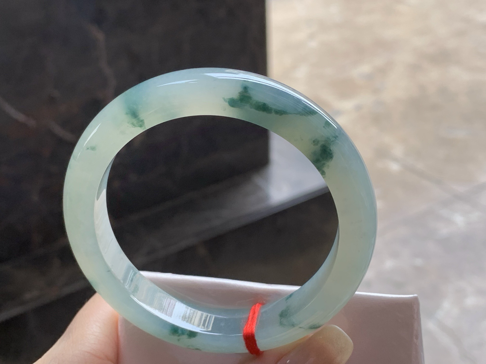 57-12-8.6

糯冰飘花手镯^_^ 种好水润