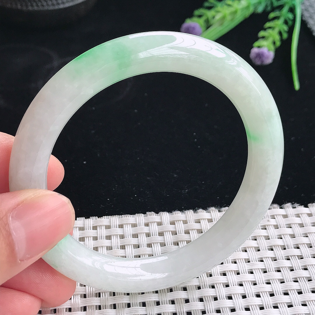 实拍天然翡翠55.5/9.6/9.6老坑冰润飘绿圆条手镯翡翠玉镯手环
