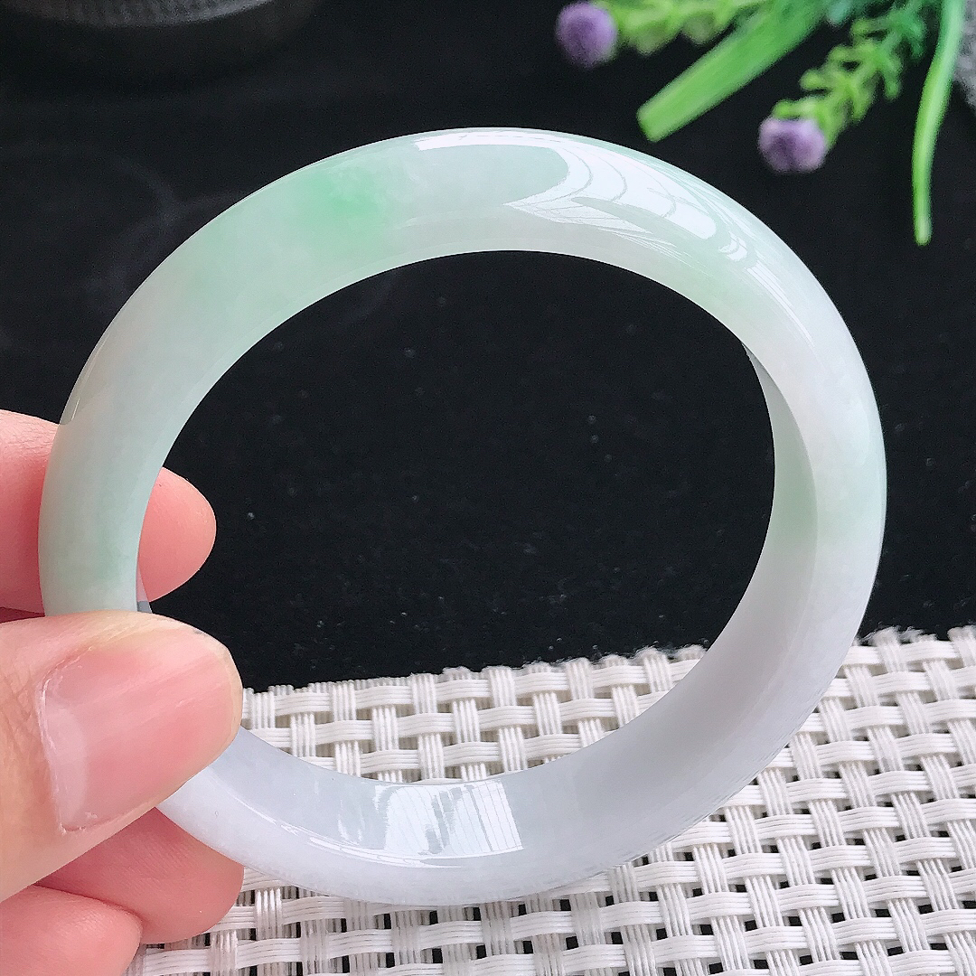 实拍天然翡翠56.5/13/7.8老坑冰润飘绿手镯翡翠玉镯手环