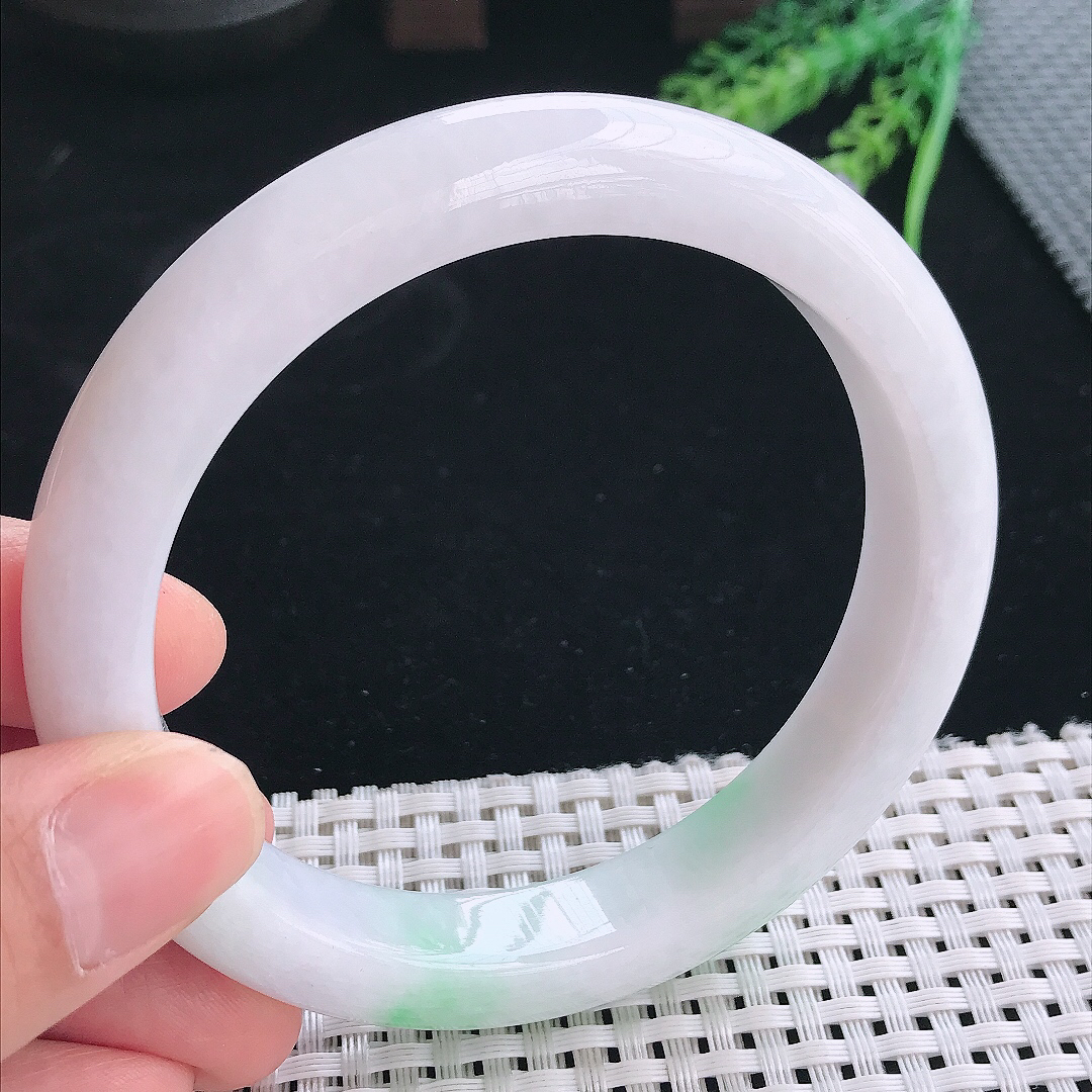 实拍天然翡翠64.5/12.3/9.3大圈口老坑精美飘绿手镯翡翠玉镯手环