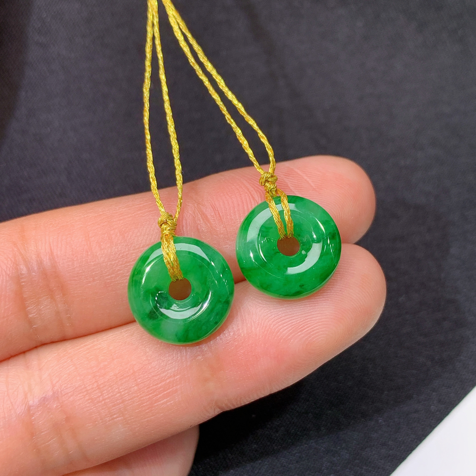 冰阳绿甜甜圈一对，镶嵌佳品，冰润色阳，种水足，Be 尺寸12*3.8