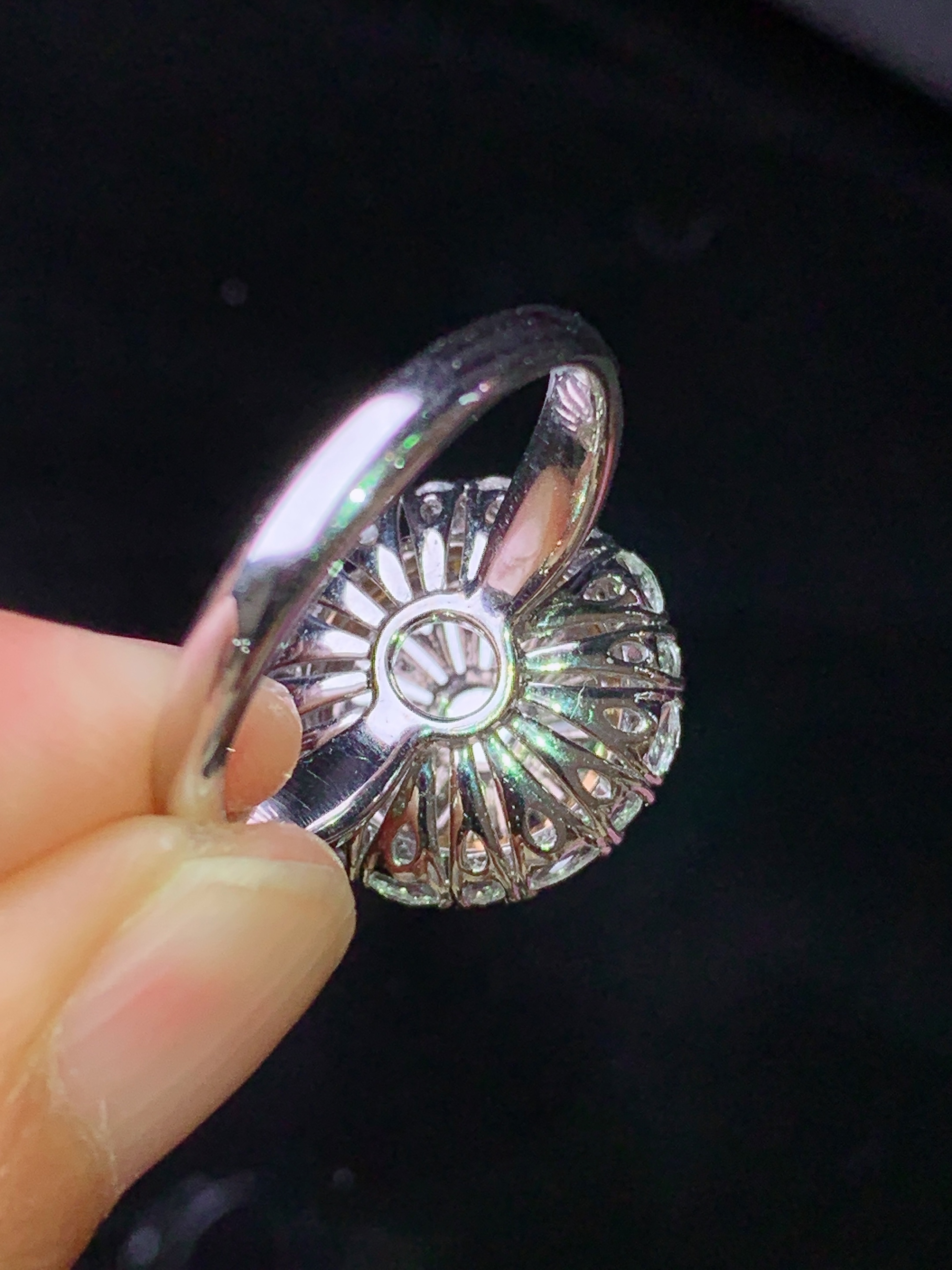 18k金钻镶嵌紫罗兰蛋面戒指 玉质细腻 色泽艳丽 圈口19 整体尺寸16.5*15.6*12.2t2