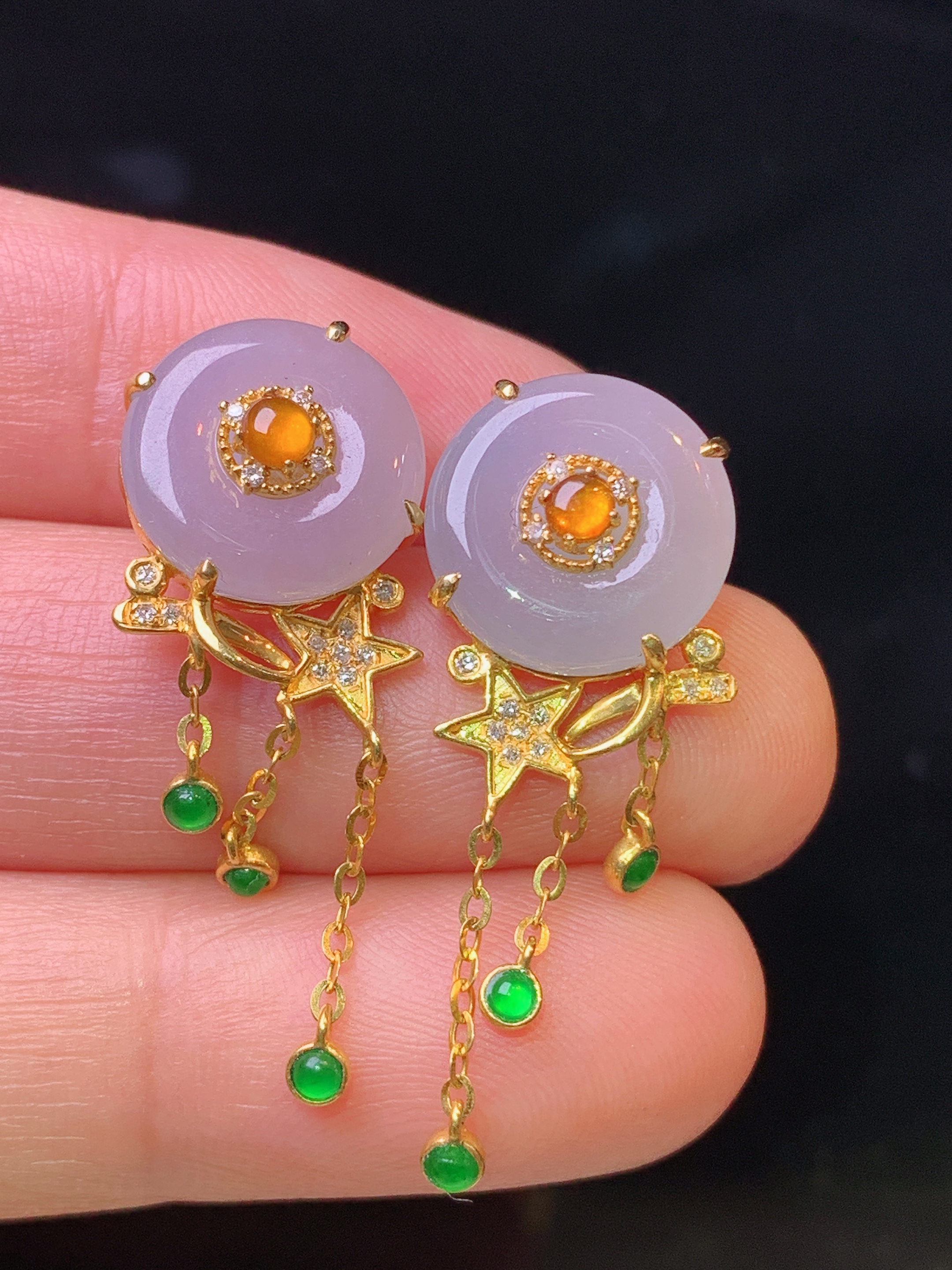 18k金钻镶嵌淡紫罗兰平安耳坠 玉质细腻 色泽艳丽 整体尺寸31.3*12*5.3x2