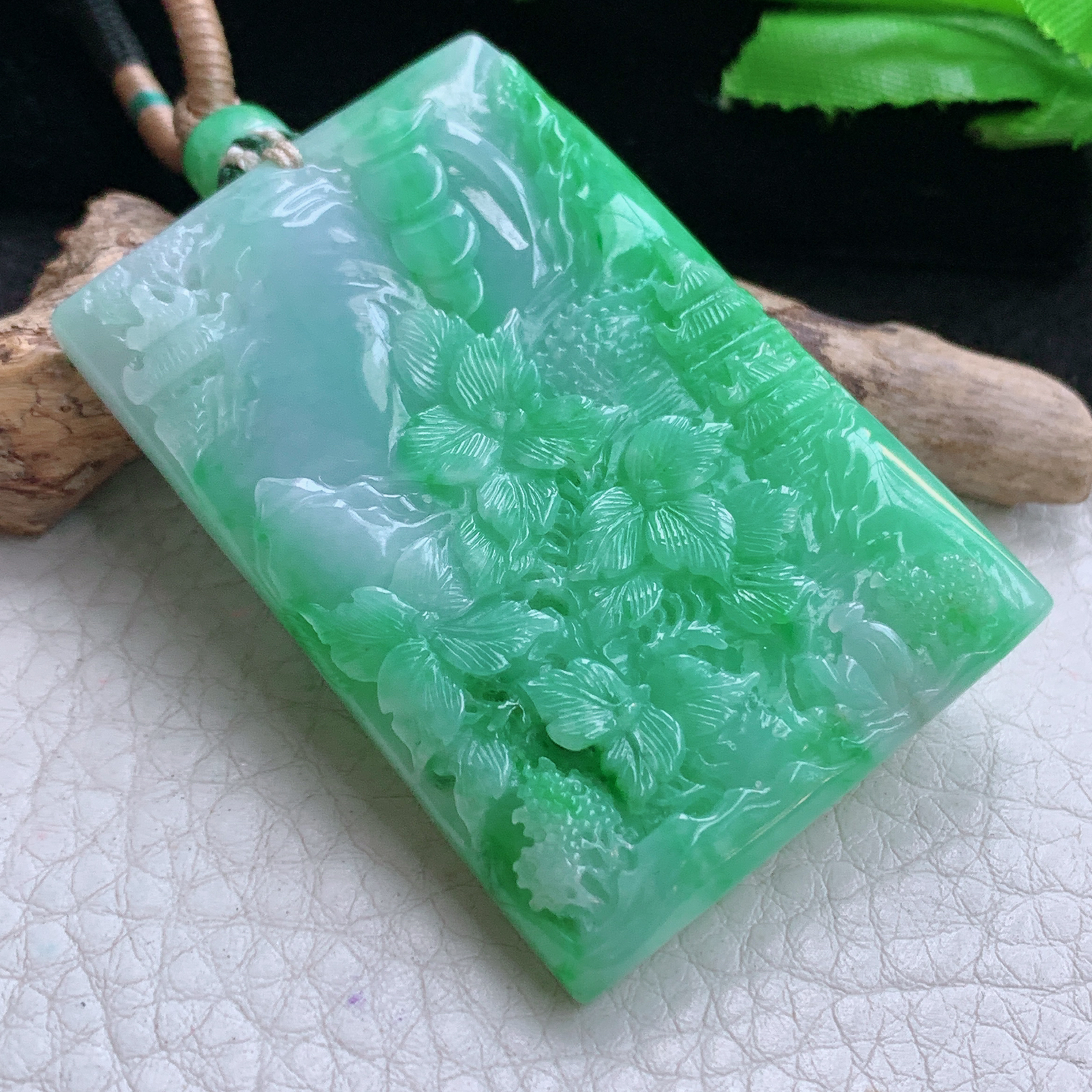 cys实拍53.3*37.8*8缅甸翡翠a货精雕辣绿山水 大好河山玉吊坠 玉挂件