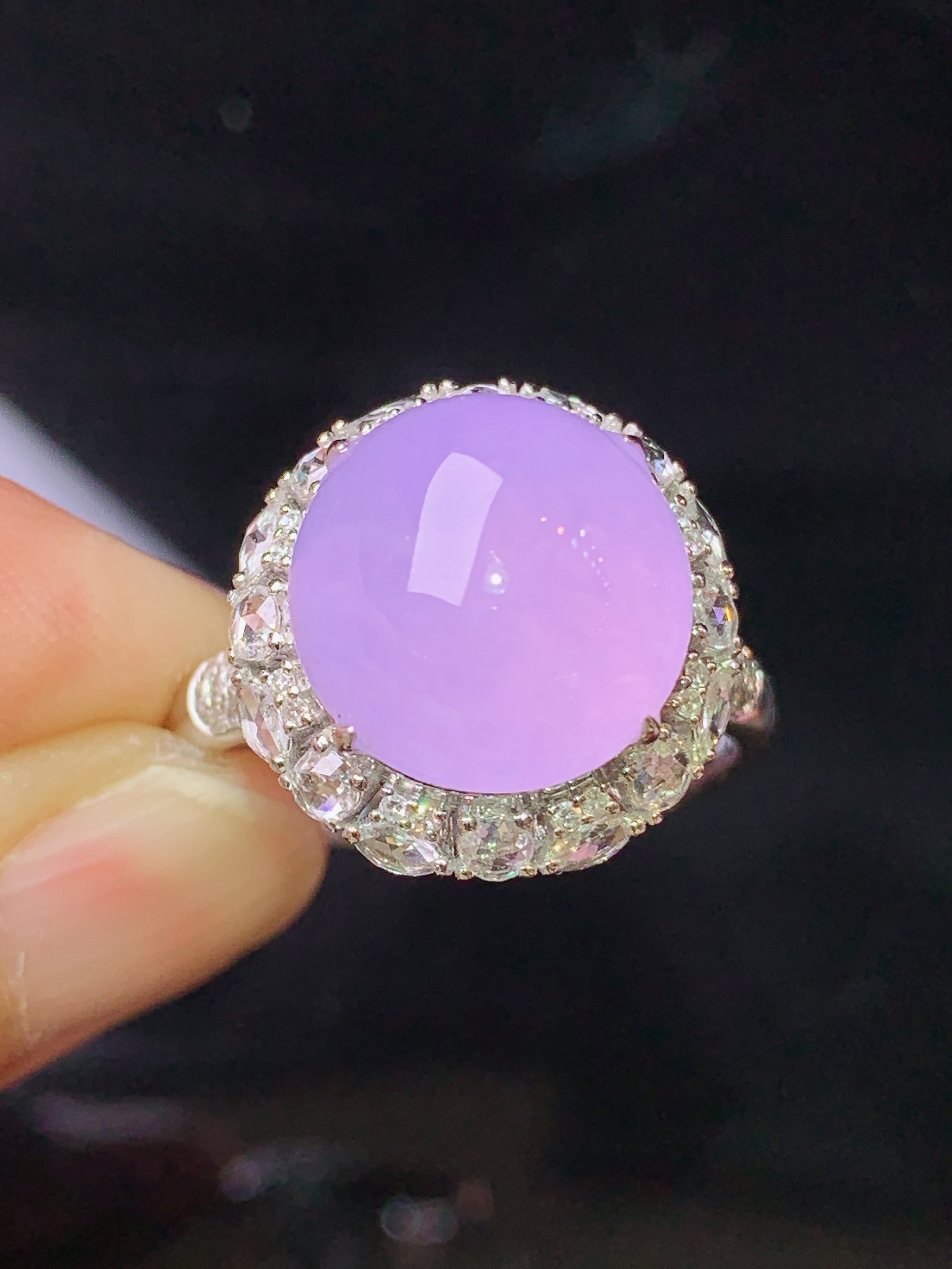 18k金钻镶嵌紫罗兰蛋面戒指 玉质细腻 色泽艳丽 圈口19 整体尺寸16.5*15.6*12.2t2