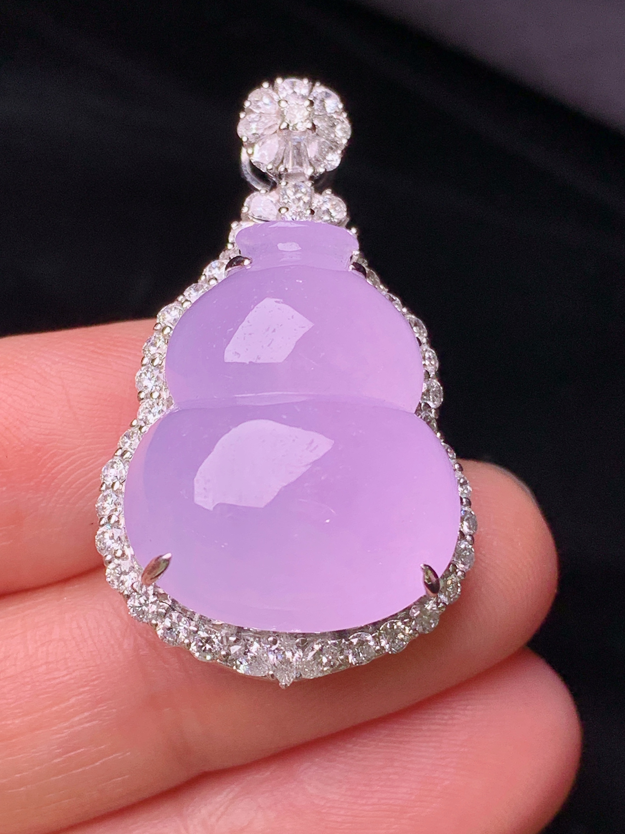 18k金钻镶嵌紫罗兰葫芦吊坠 玉质细腻 色泽艳丽 整体尺寸35.5*20.8*13.8t2