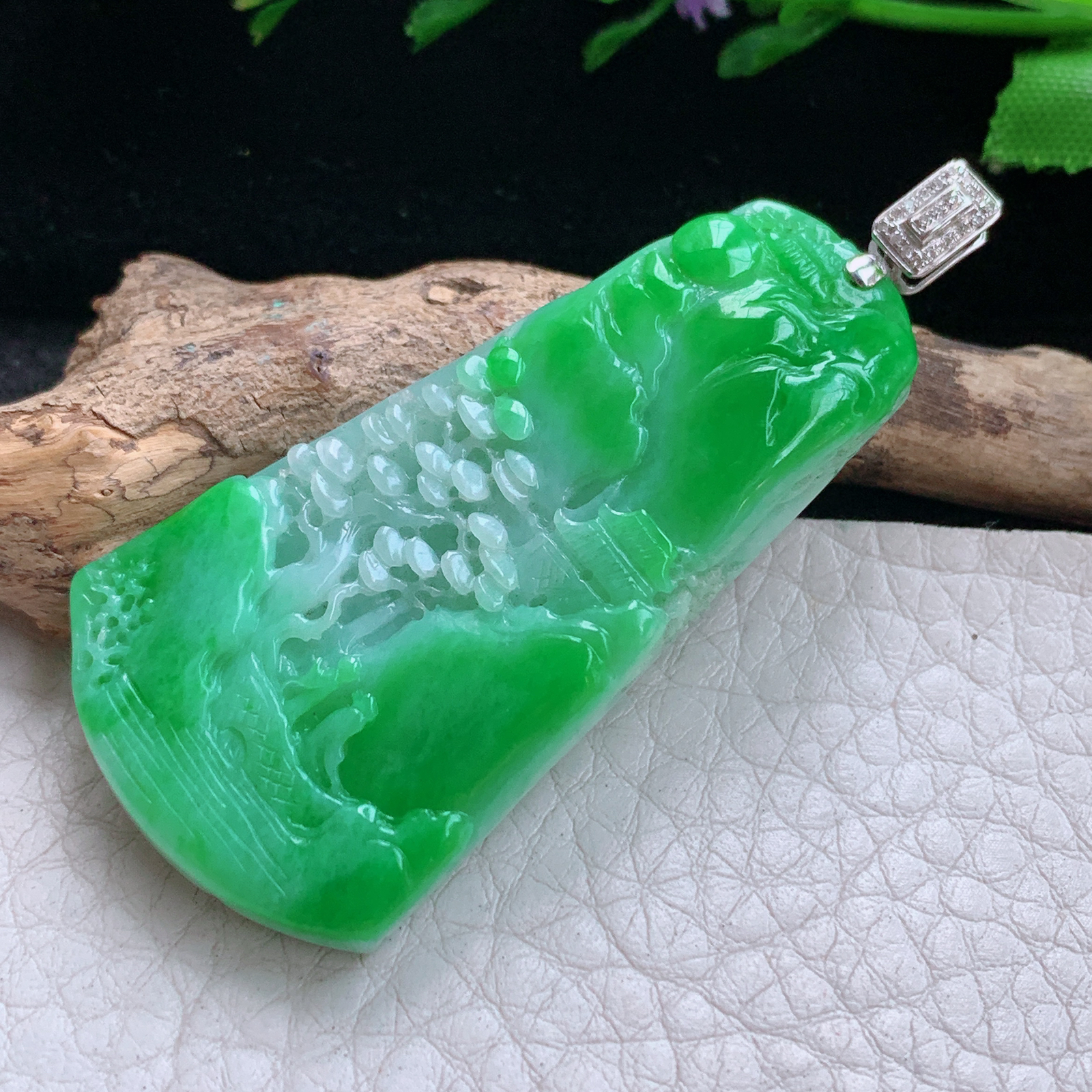 cys实拍50*26*7.2缅甸翡翠精雕辣绿水润山水 大好河山玉吊坠