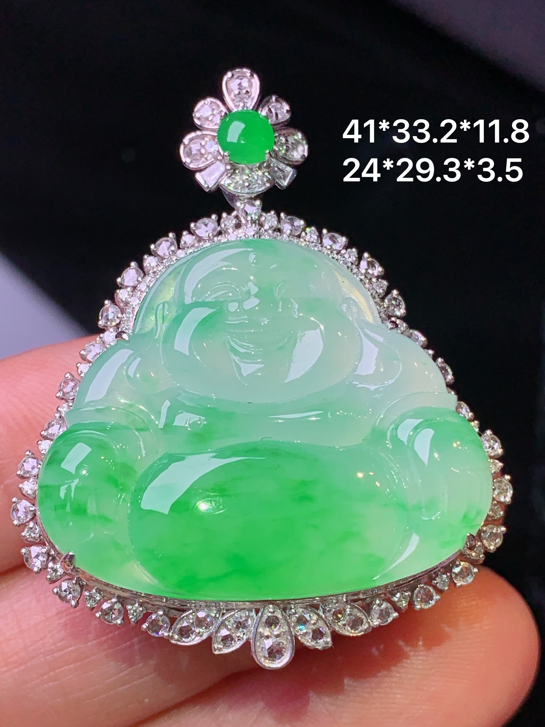 18k金钻镶嵌翠绿佛公吊坠 玉质细腻 色泽艳丽 整体尺寸41*33.2*11.8x2