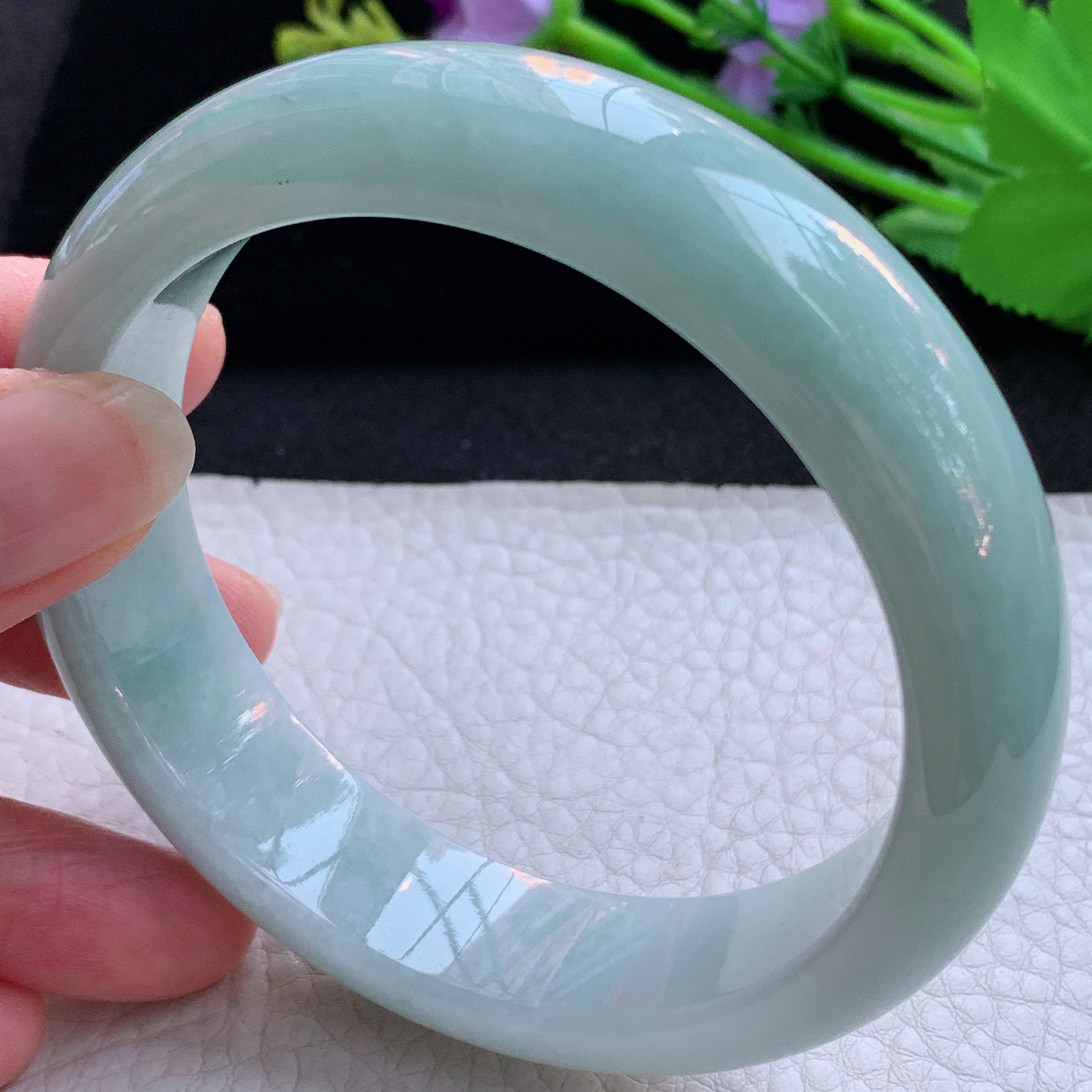 nr大圈口62.5*16.2*9平安镯 天然缅甸翡翠A货玉手镯浅绿胶感宽边玉手环