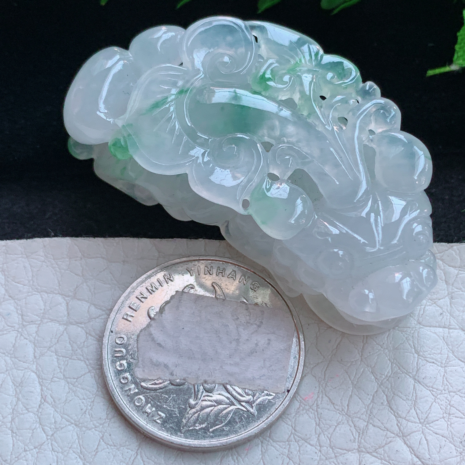gp实拍50*25.6*15缅甸翡翠a货精雕冰飘花招财貔貅 玉皮休玉吊坠 玉挂件