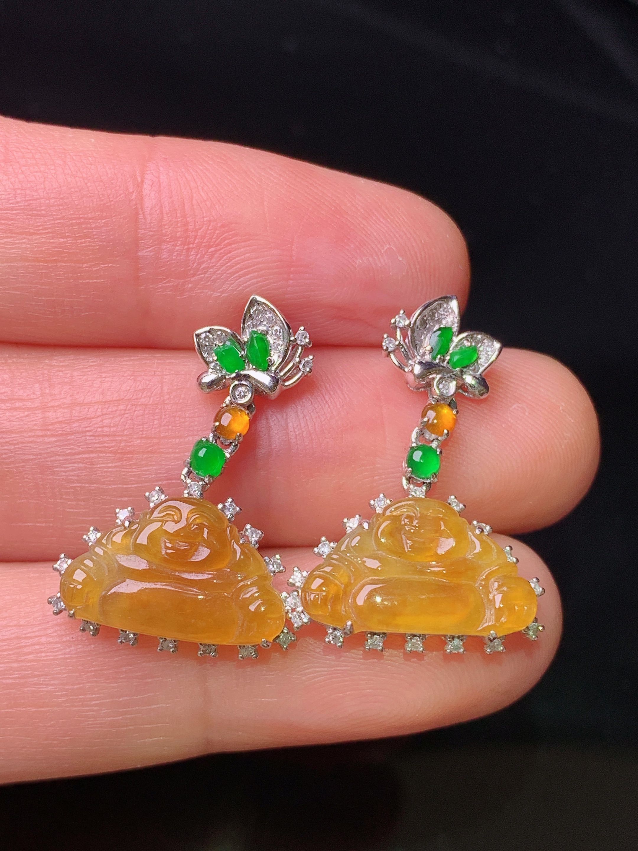 18k金钻镶嵌黄翡佛公耳坠 玉质细腻 色泽艳丽 整体尺寸23.6*16*4.8x2