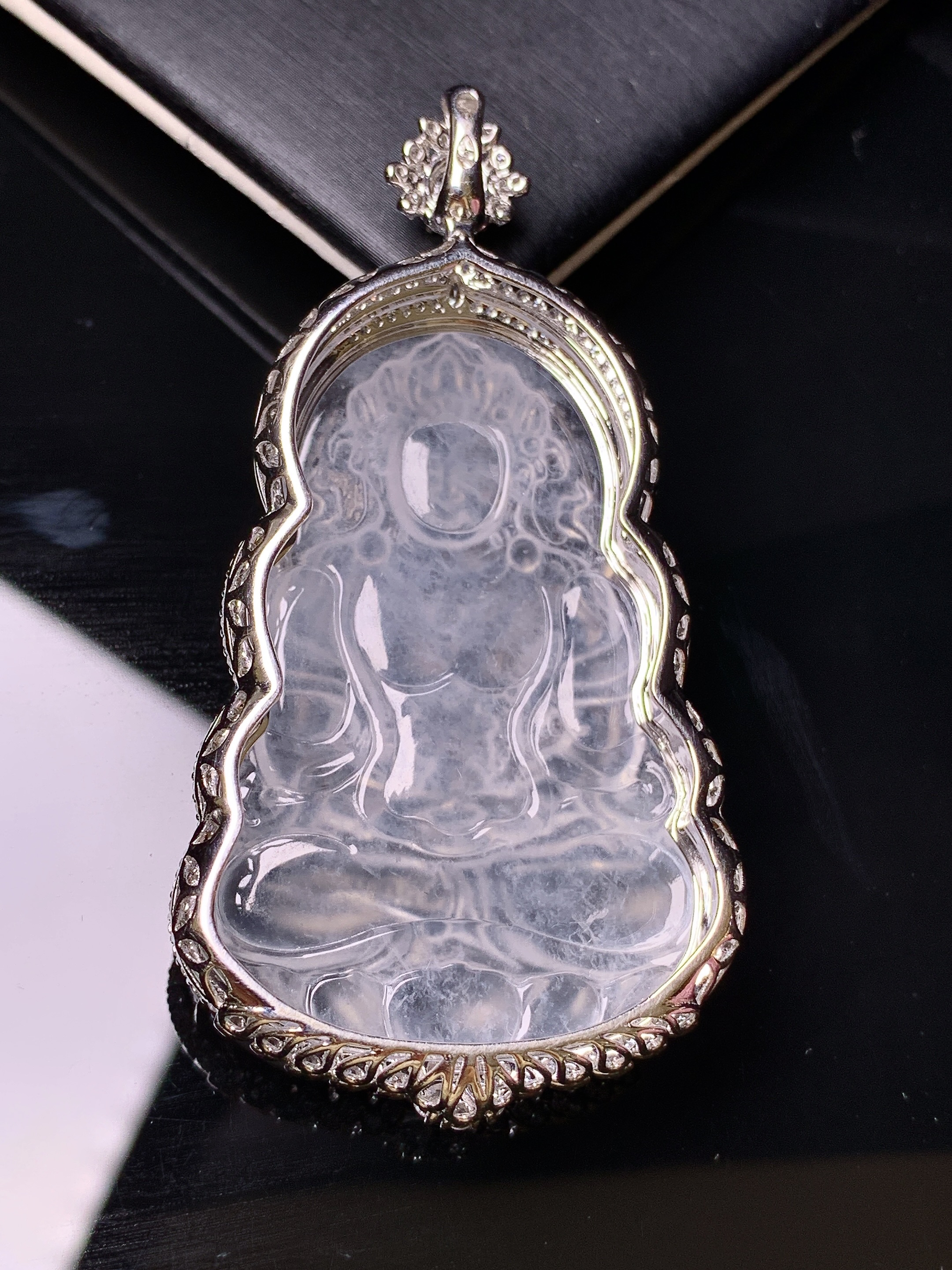 18k金钻镶嵌冰种度母观音吊坠 玉质细腻 色泽艳丽 整体尺寸62.6*32.6*10t1