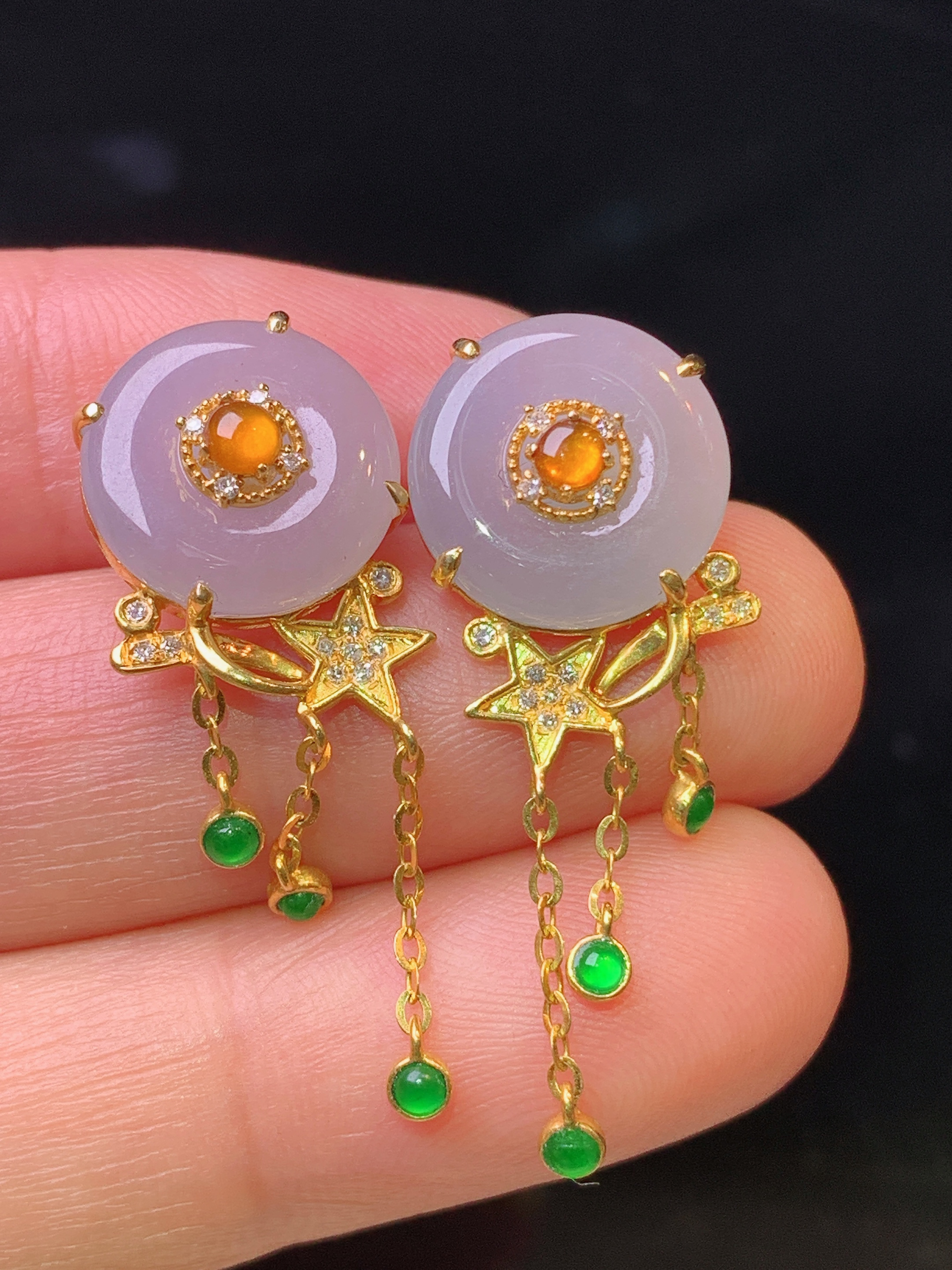 18k金钻镶嵌淡紫罗兰平安耳坠 玉质细腻 色泽艳丽 整体尺寸31.3*12*5.3x2