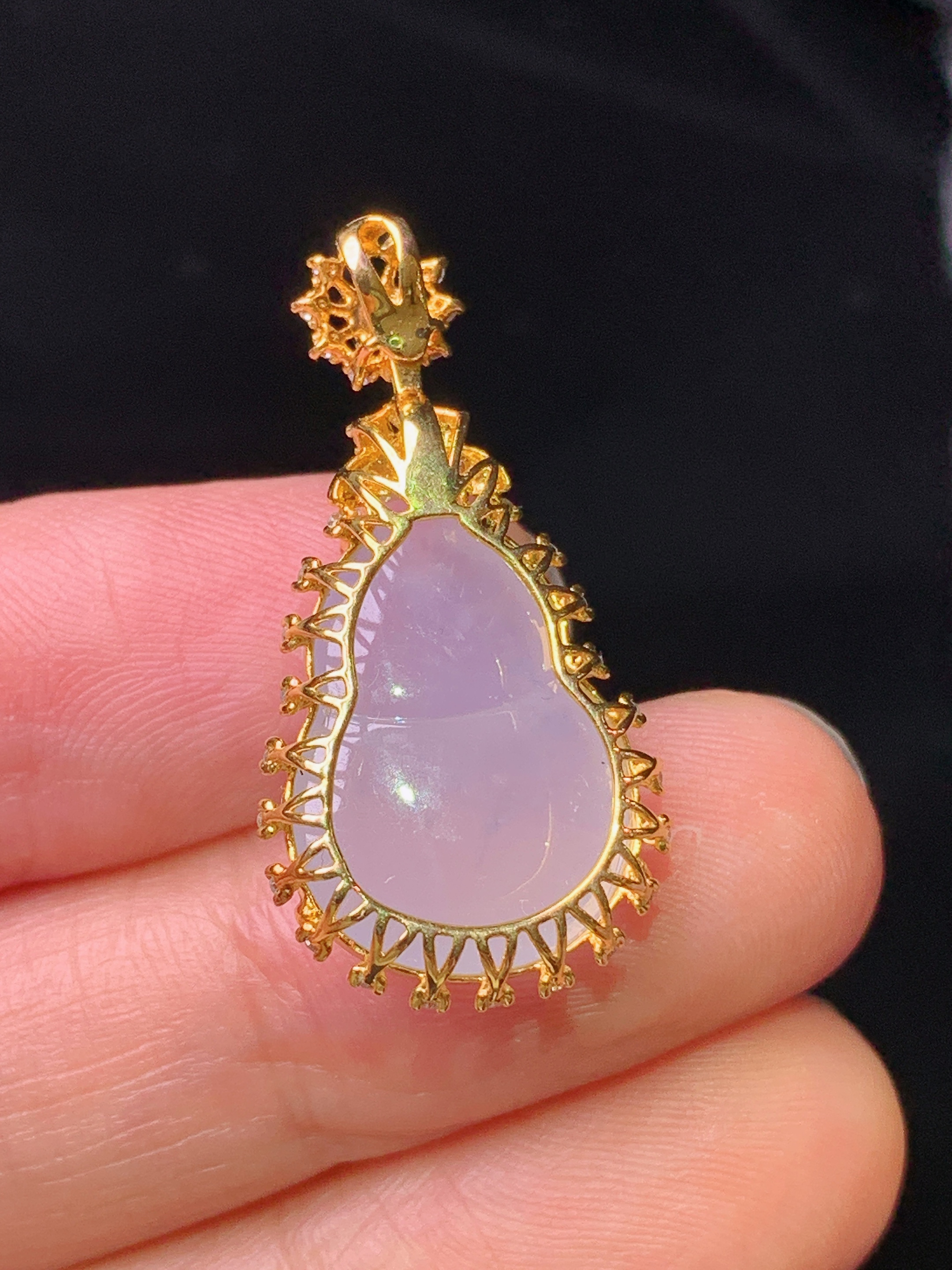 18k金钻镶嵌淡紫罗兰葫芦吊坠 玉质细腻 色泽艳丽 整体尺寸29.2*14.8*7.3x2